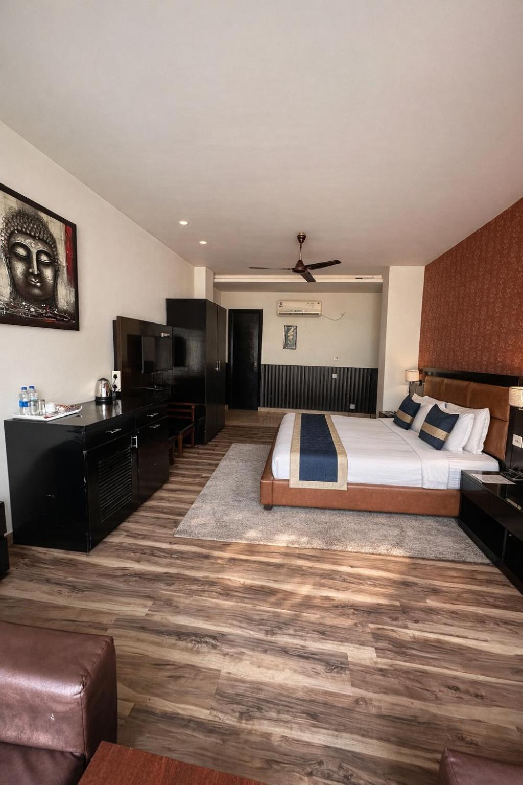 King Room with Mountain View photo 3