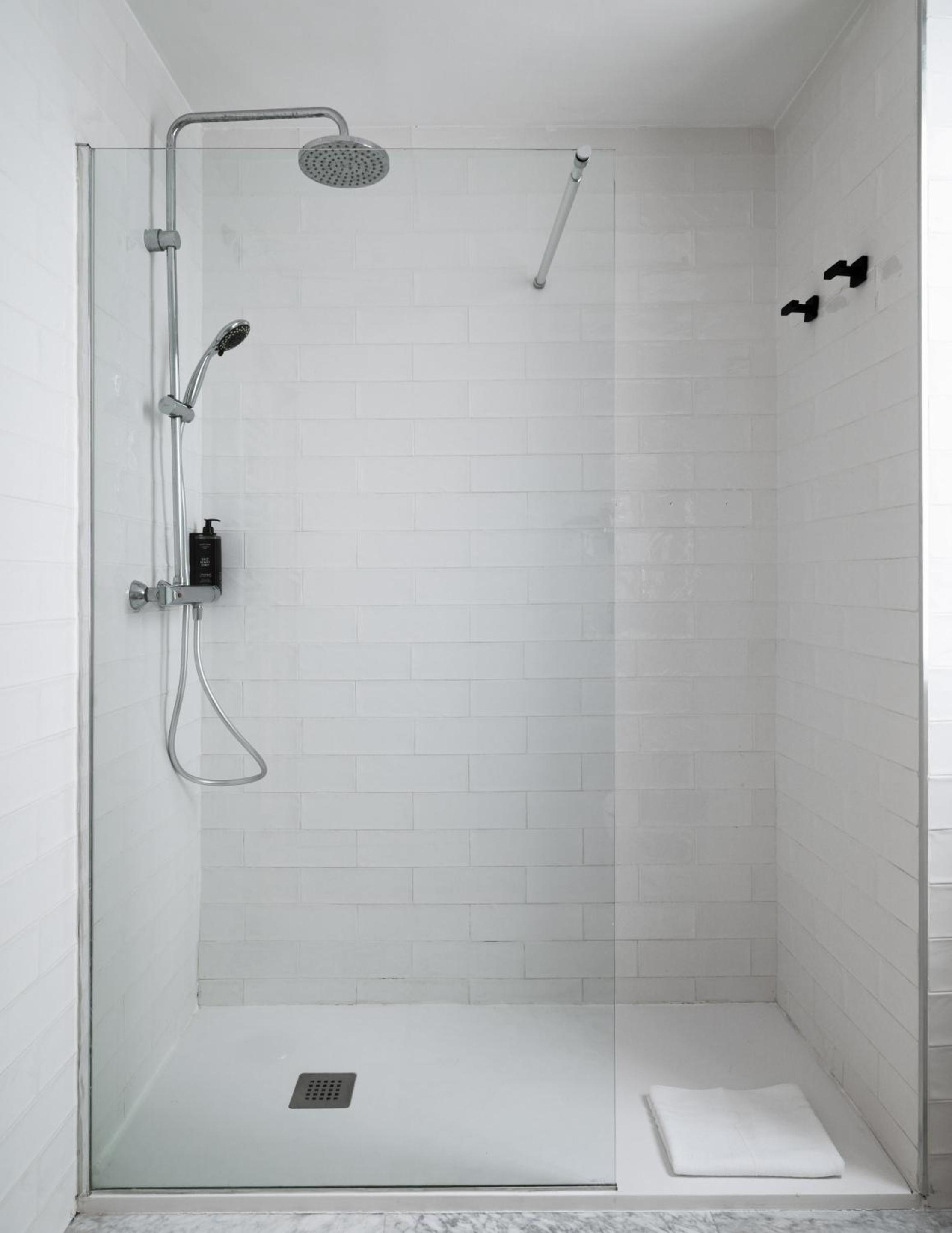 Two-Bedroom Apartment - Wheelchair Accessible photo 2