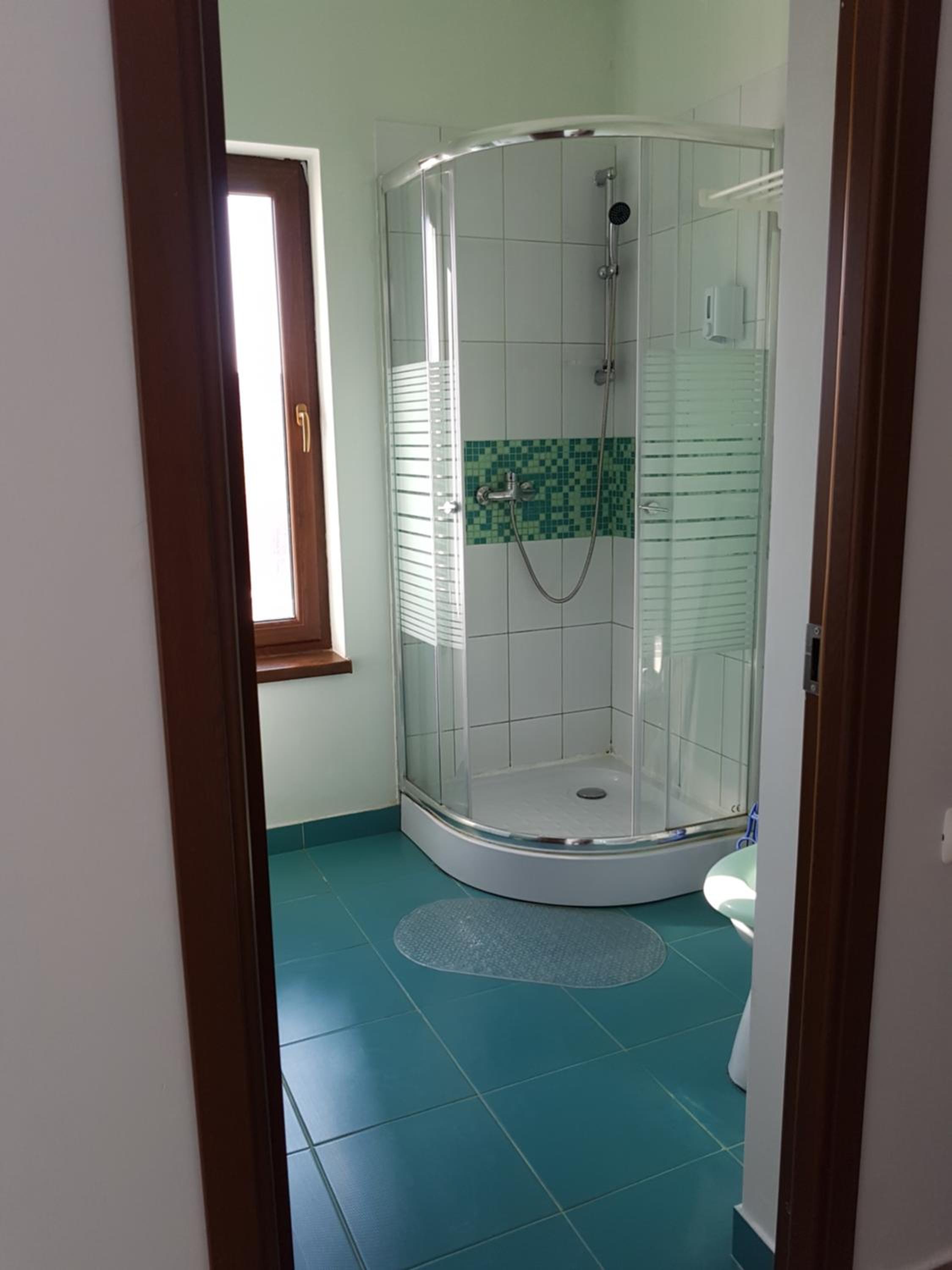 Double or Twin Room with Private Bathroom - Photo 14