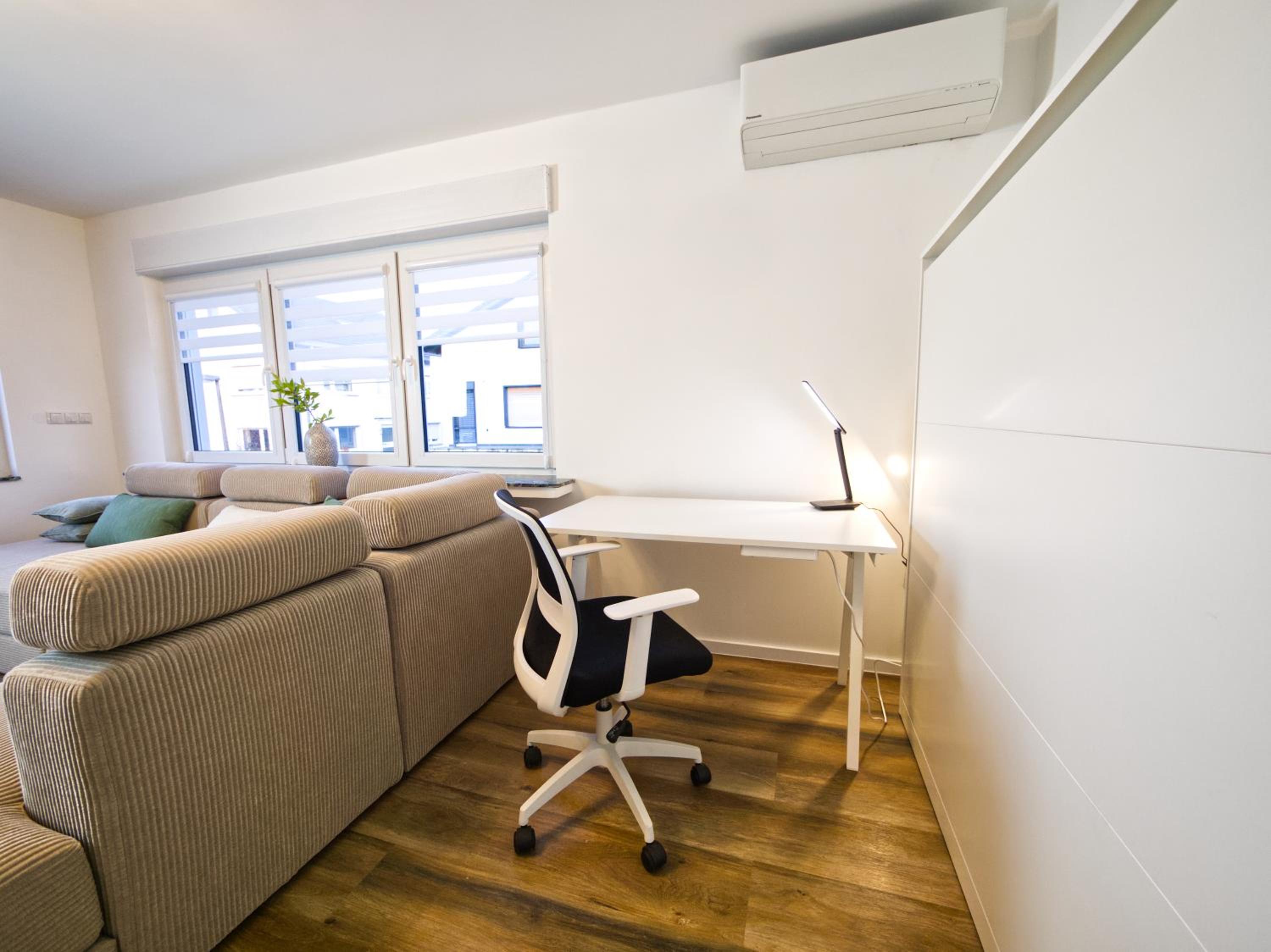 Two-Bedroom Apartment with Balcony photo 2