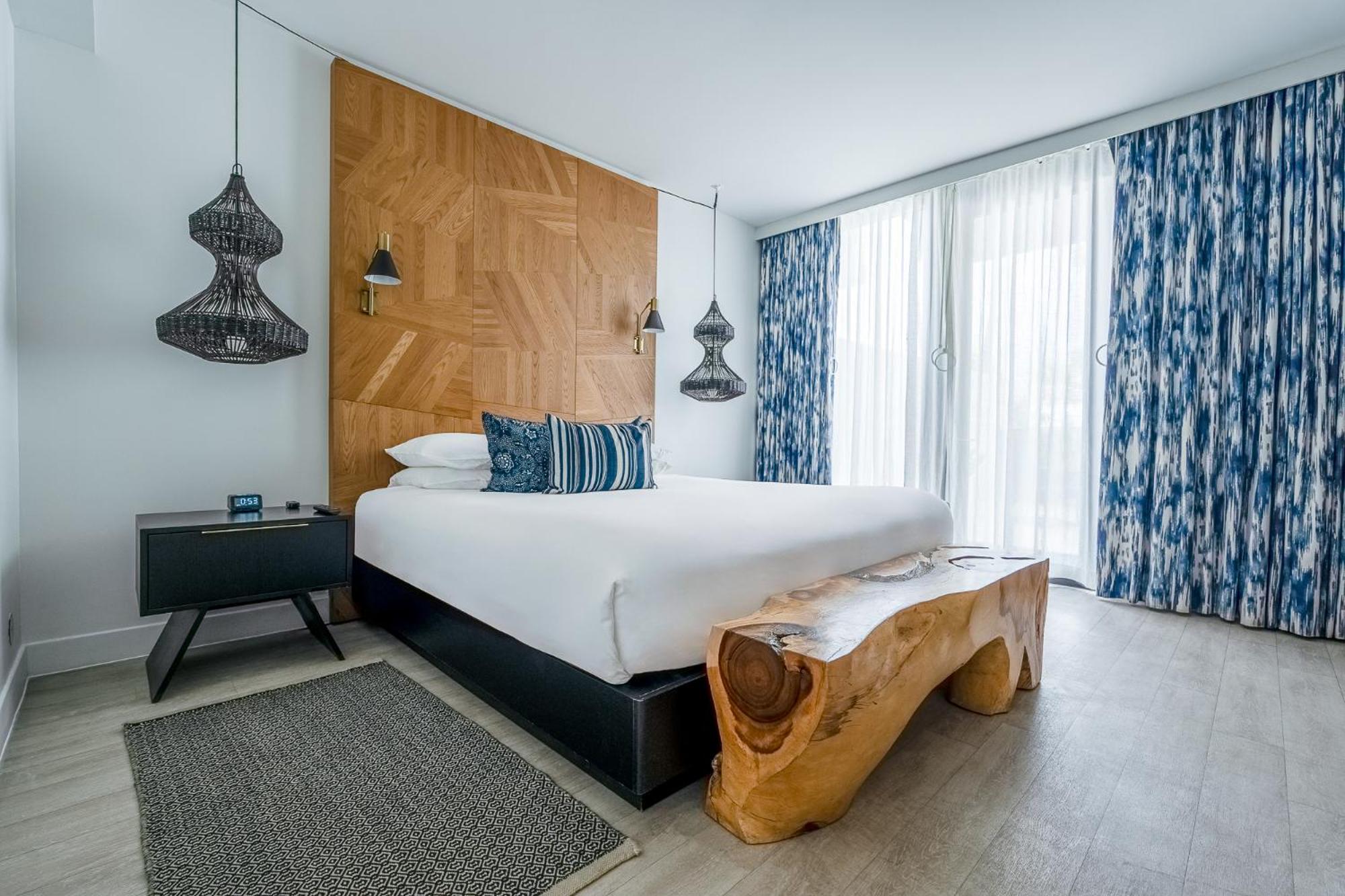 Deluxe Room with terrace - King Bed - Photo 4