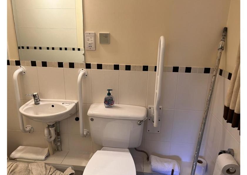 Double Room with Private Bathroom photo 3