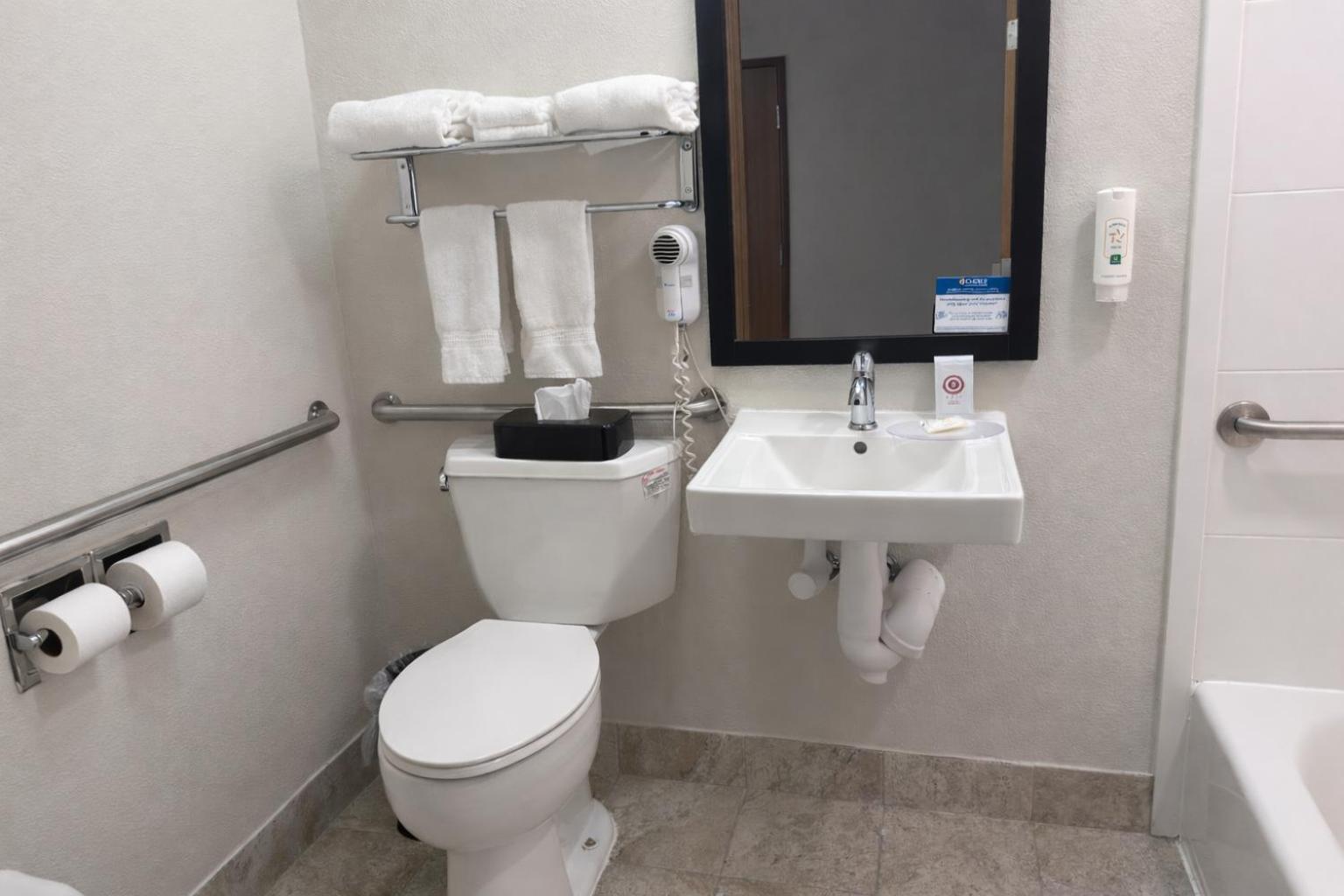 Queen Room - Accessible/Nonsmoking - Photo 1