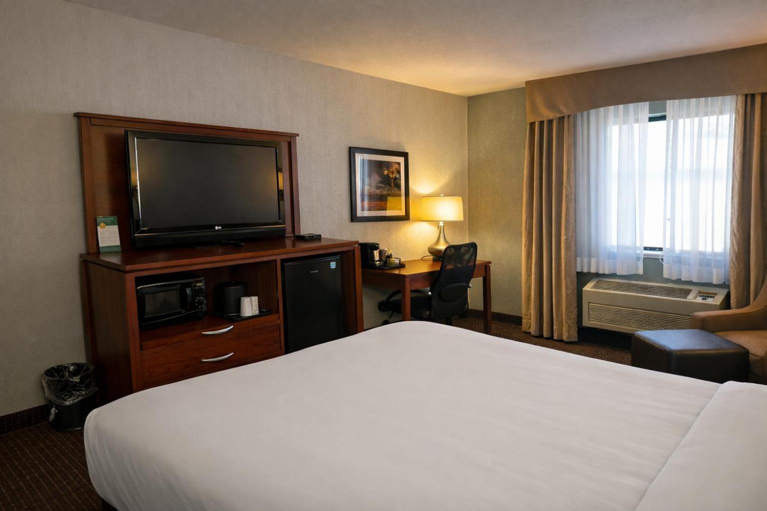 Queen Room - Accessible/Nonsmoking - Photo 4