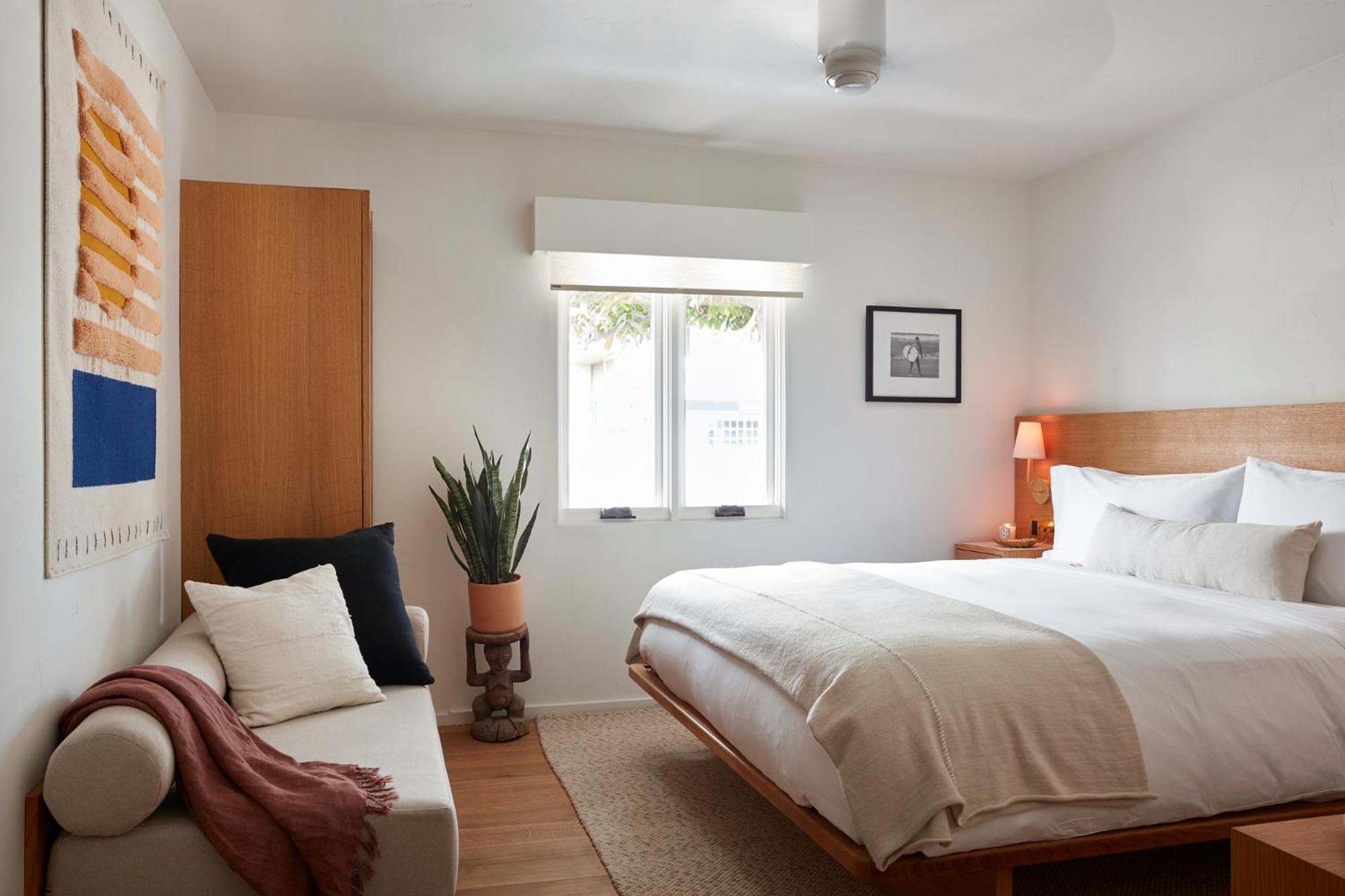 Standard King Room photo 2