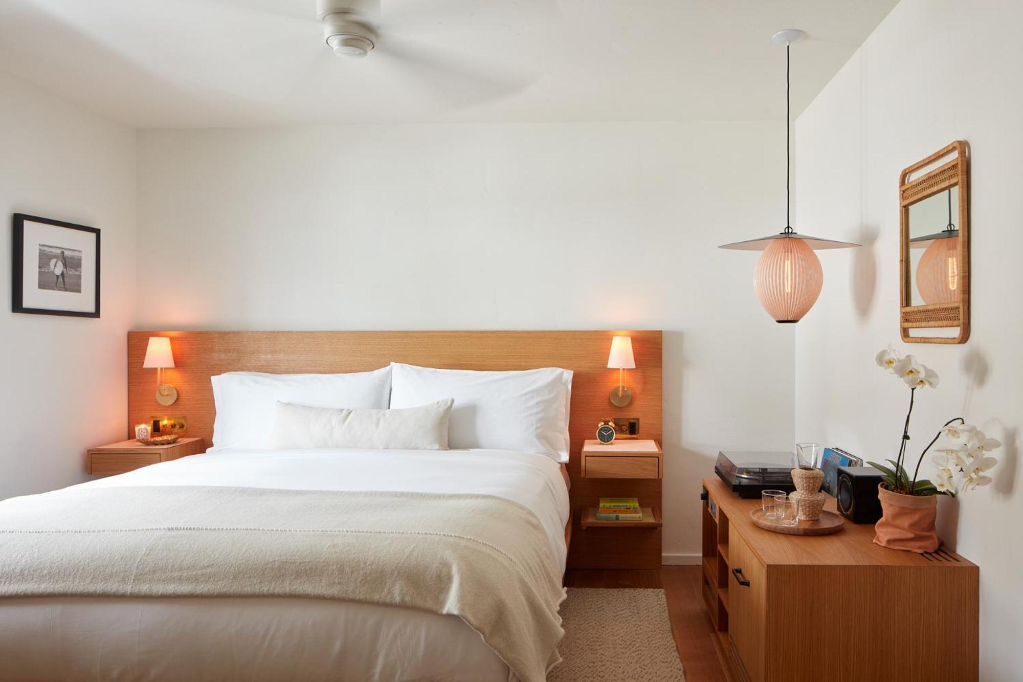 Standard King Room photo 3