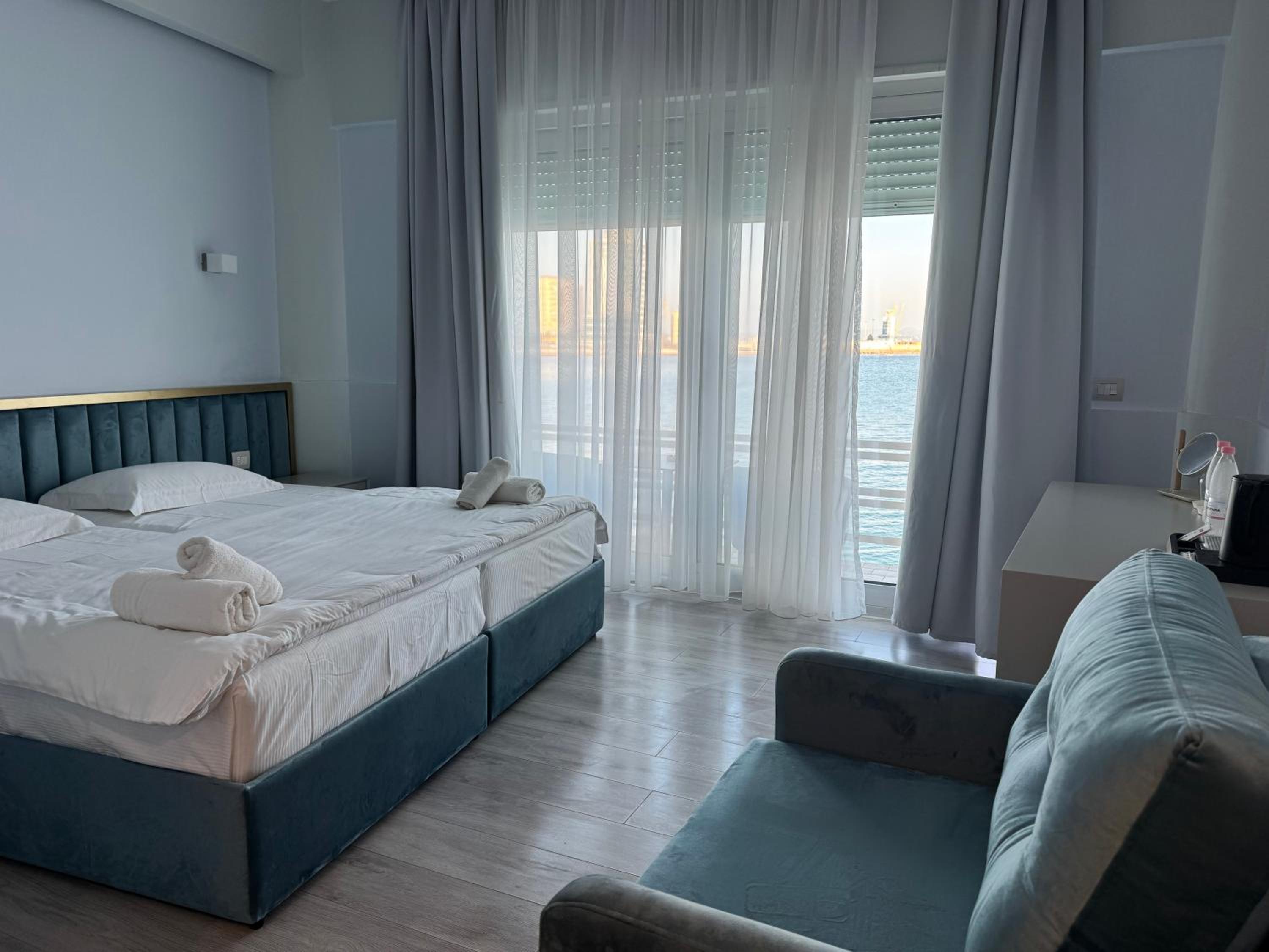 Standard Double or Twin Room with Sea View photo 2