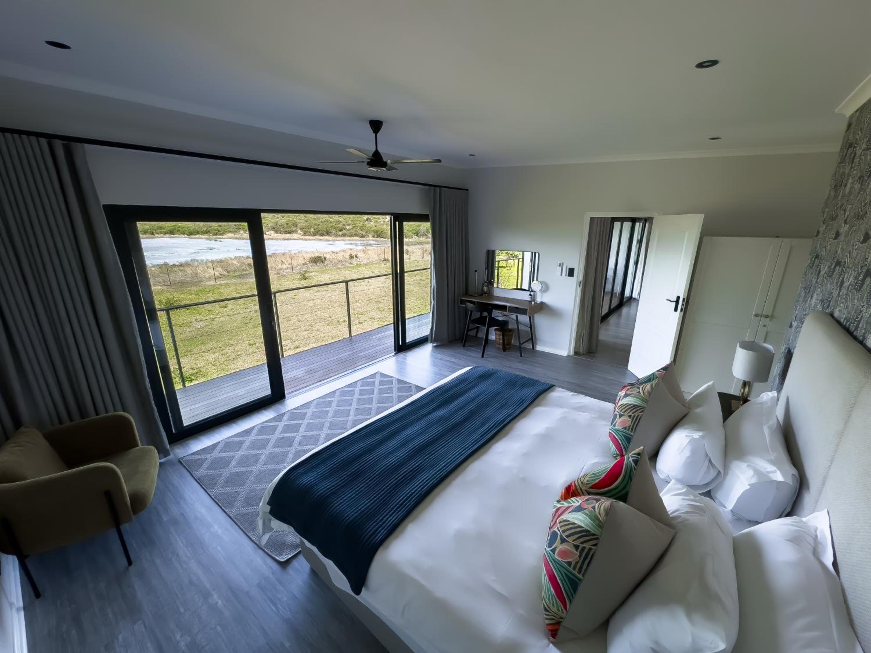 Waterside Family Suite photo 2