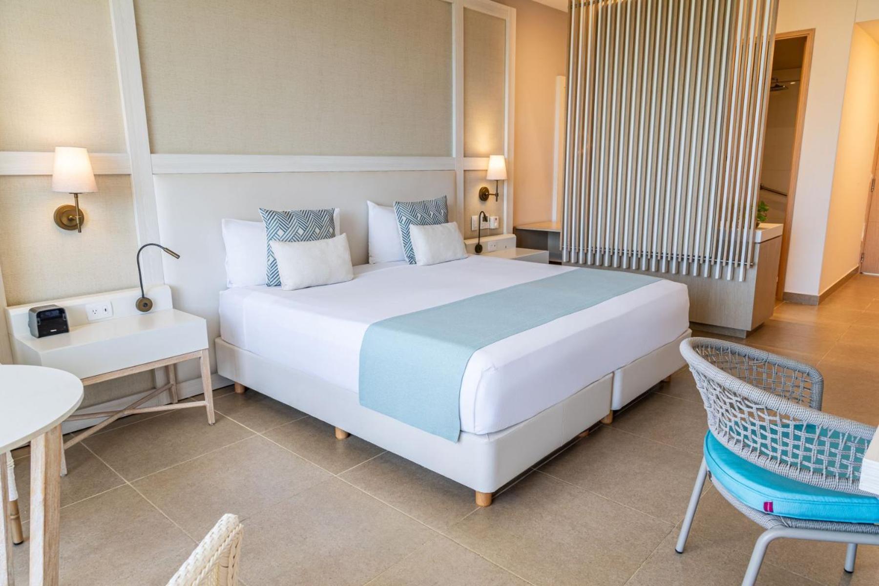 Standard King Room photo 3