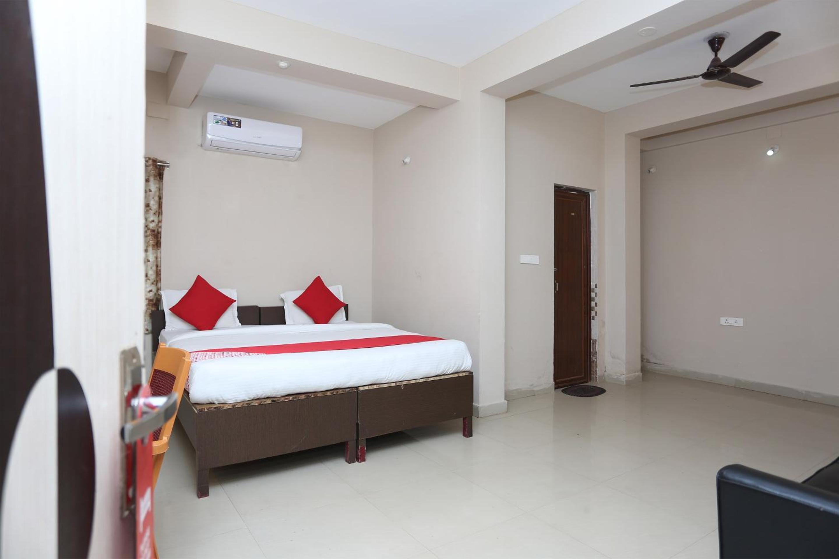 Deluxe Triple Room photo 2