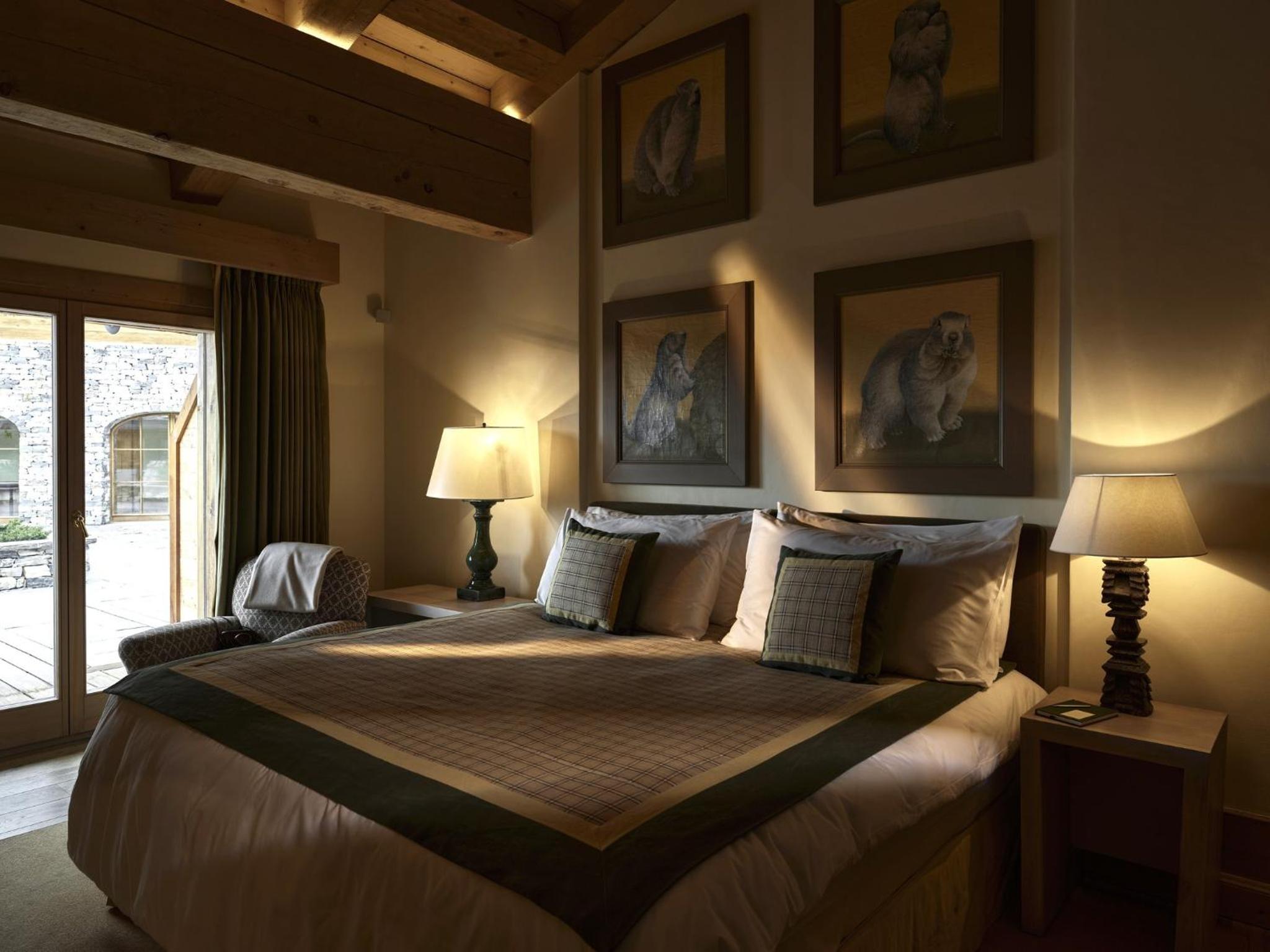 Deluxe King Suite photo 3