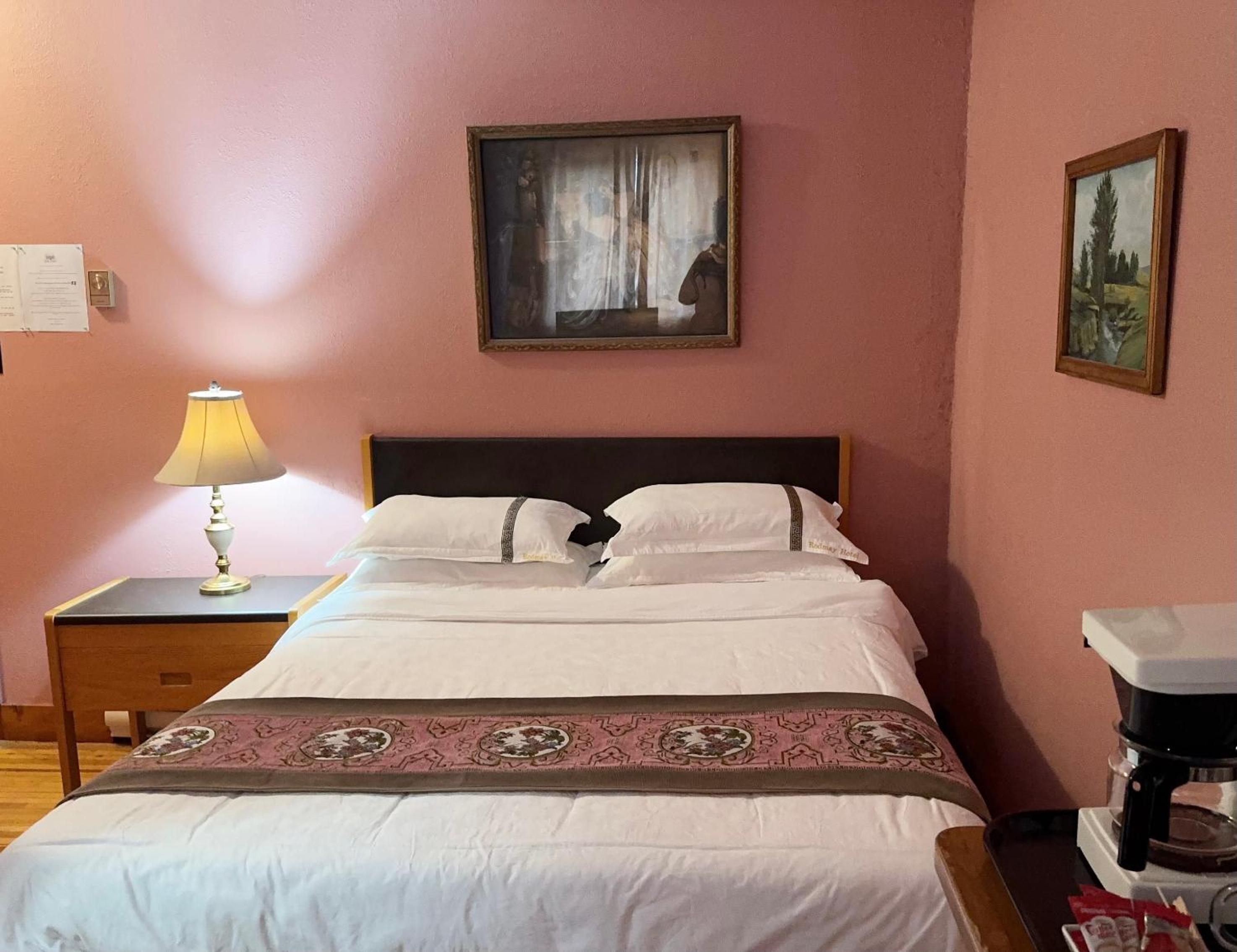 Deluxe Queen Room photo 2