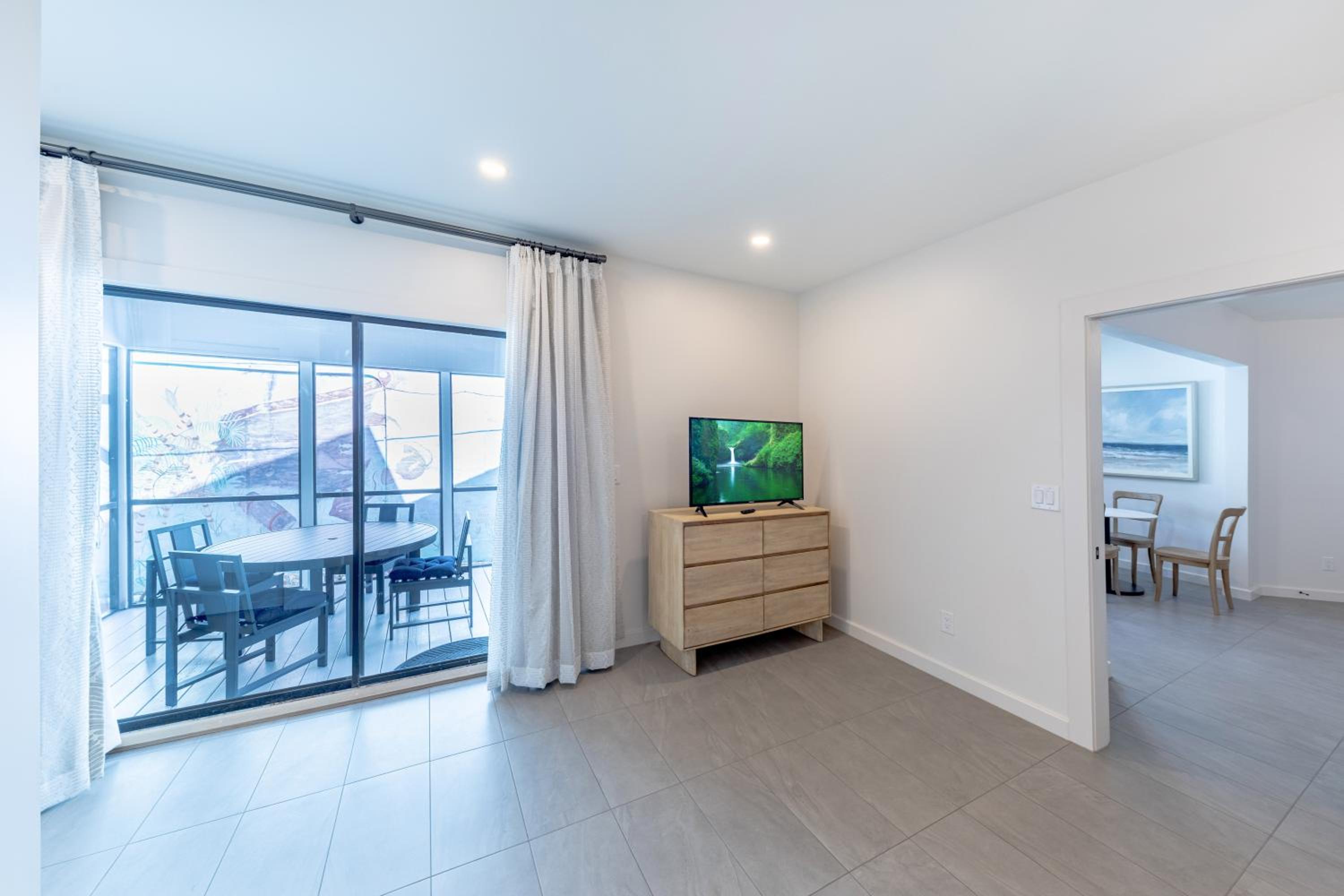 One-Bedroom Apartment with Terrace photo 3