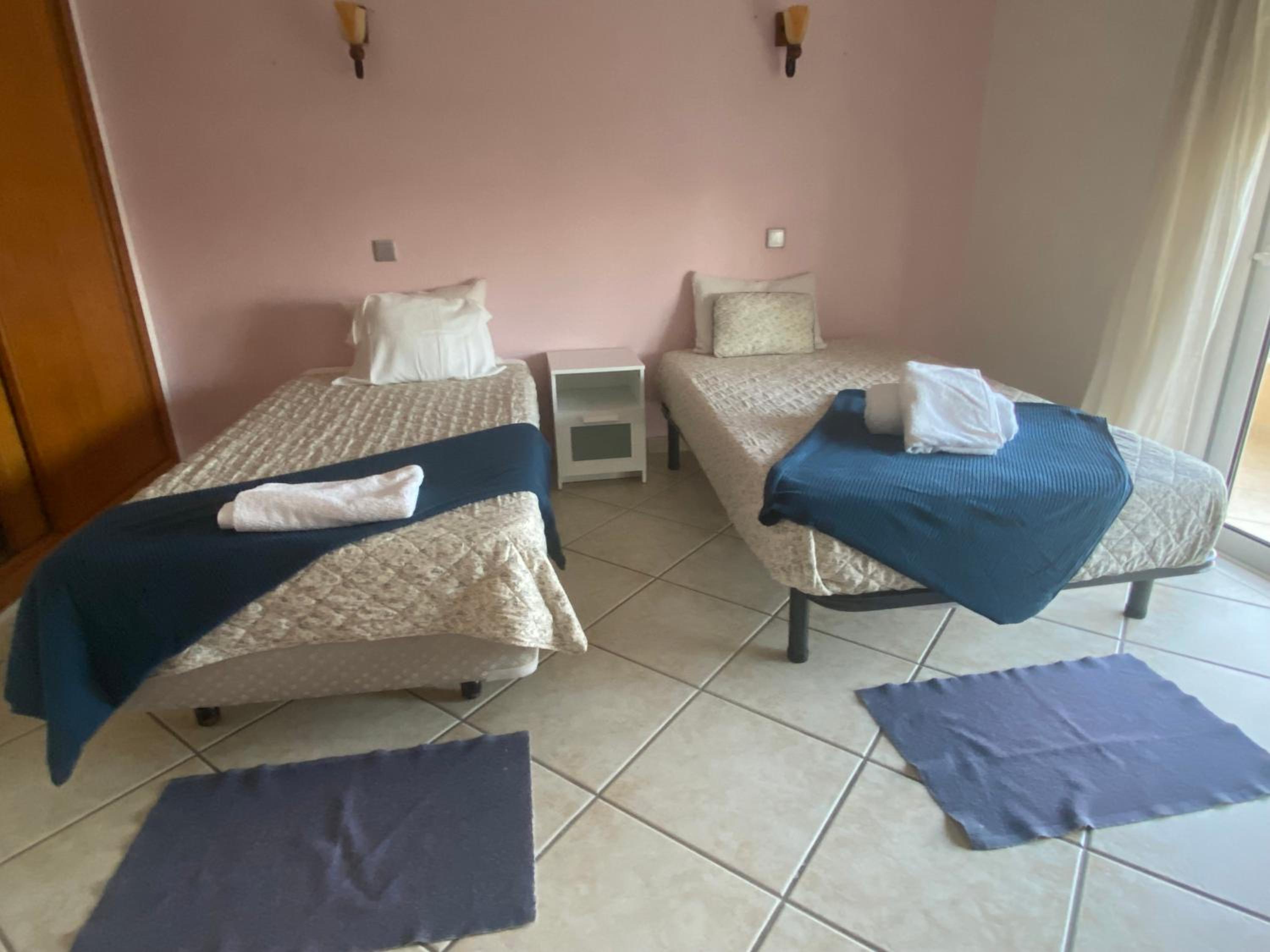 Double or Twin Room with Shared Bathroom photo 3