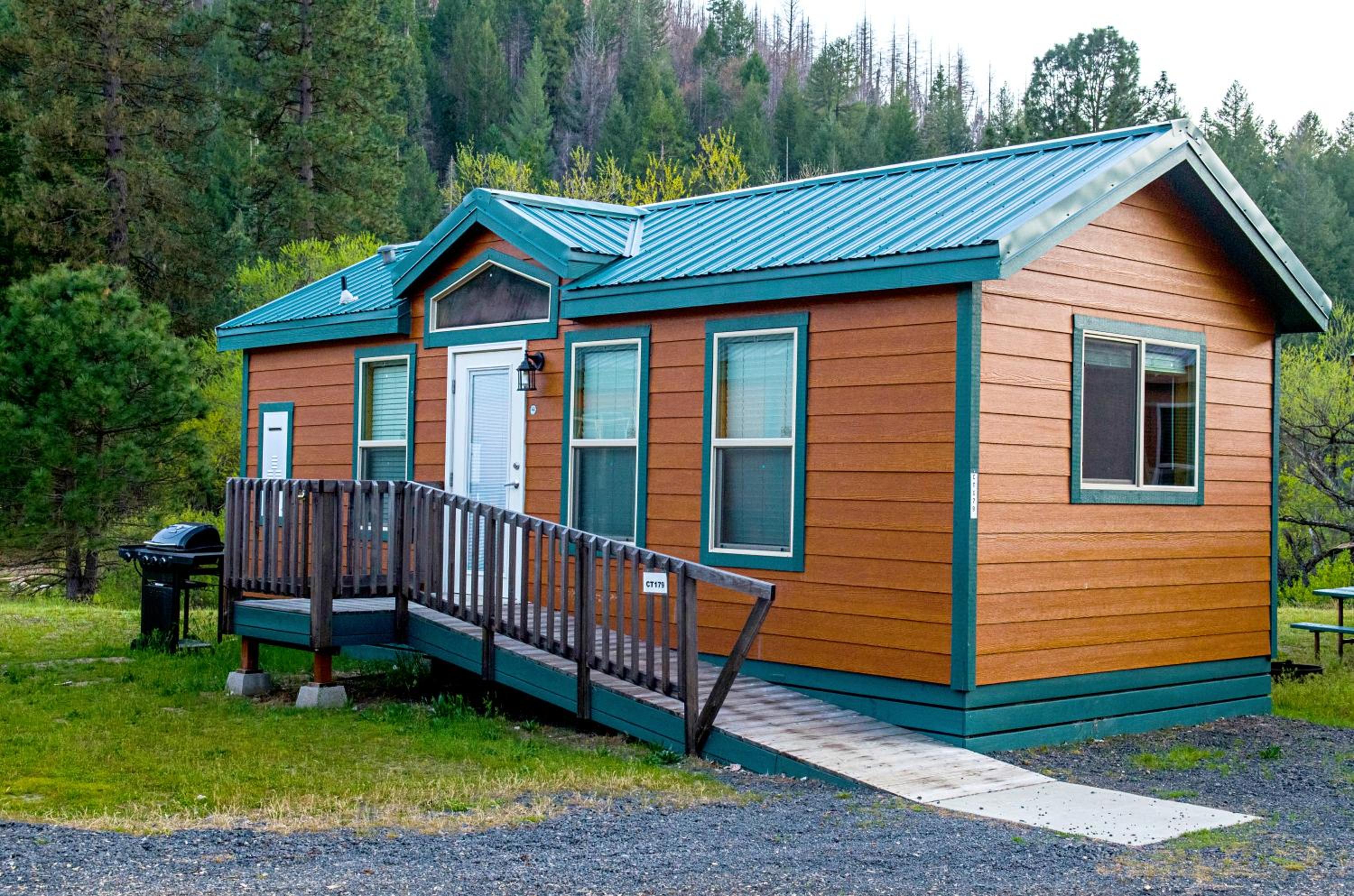 Cottage with Ramp - Sleeps 4, Pet Friendly photo 1