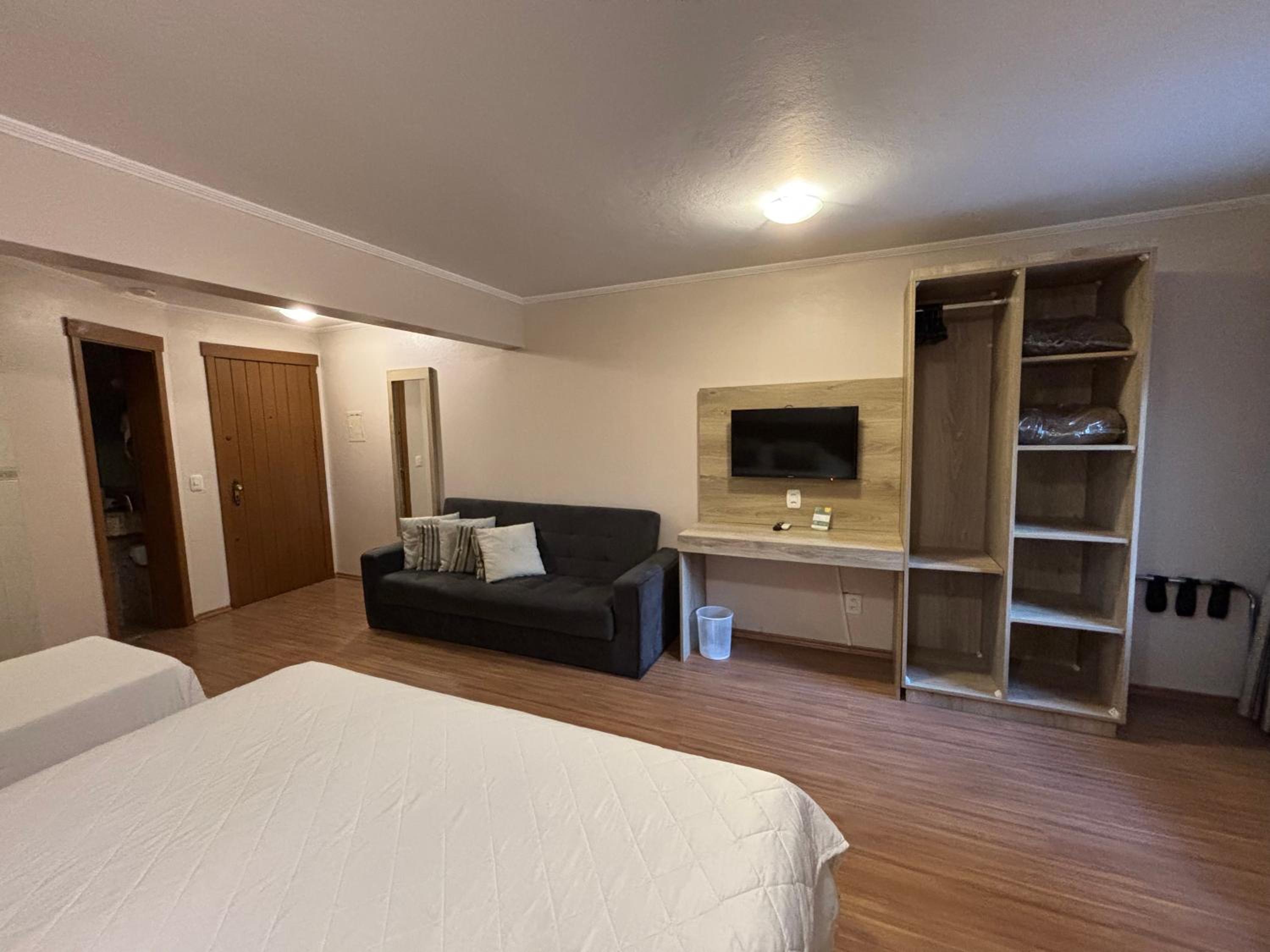 Classic Quadruple Room photo 1