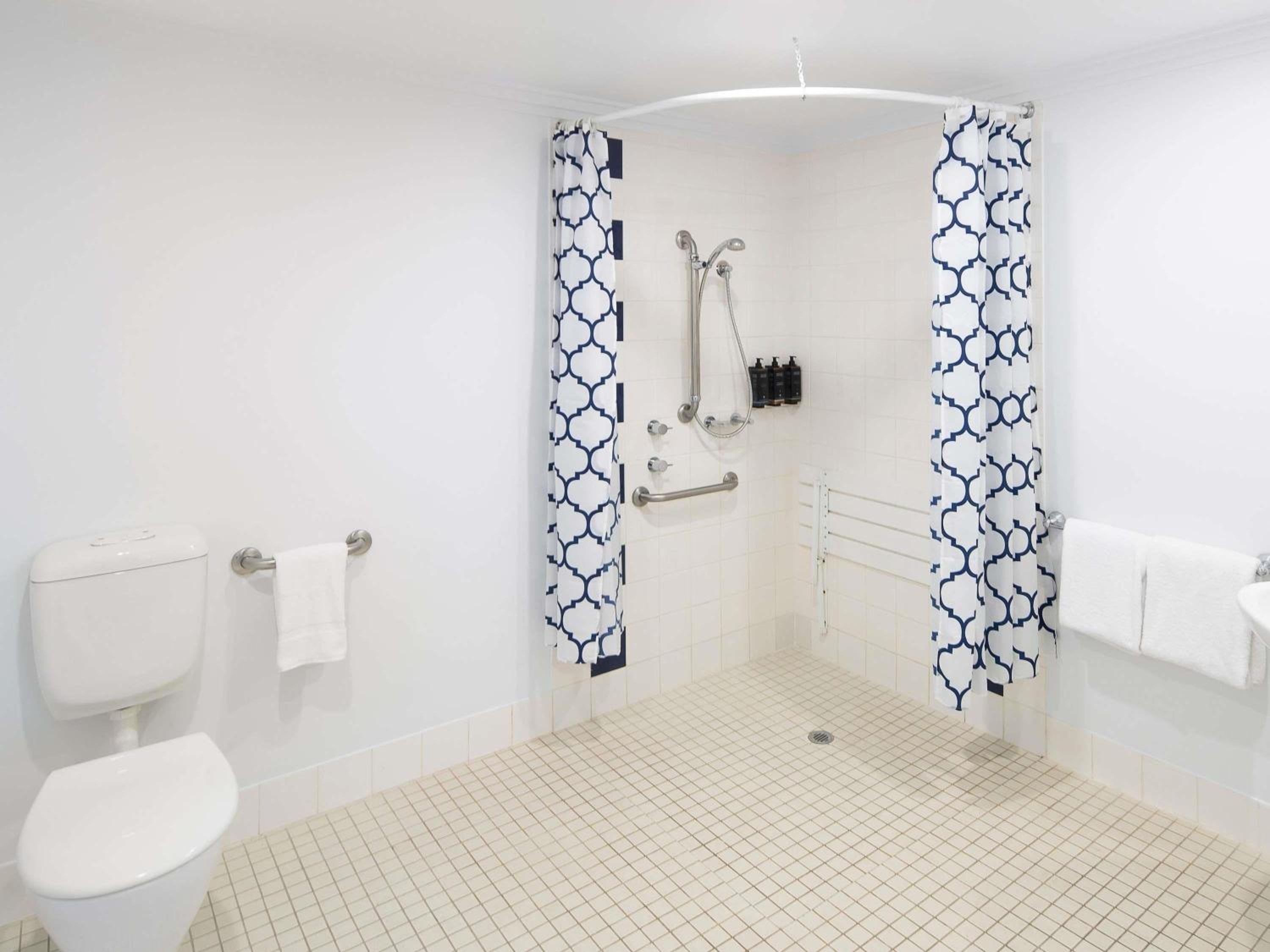 Standard Queen Room - Accessible - Photo 4