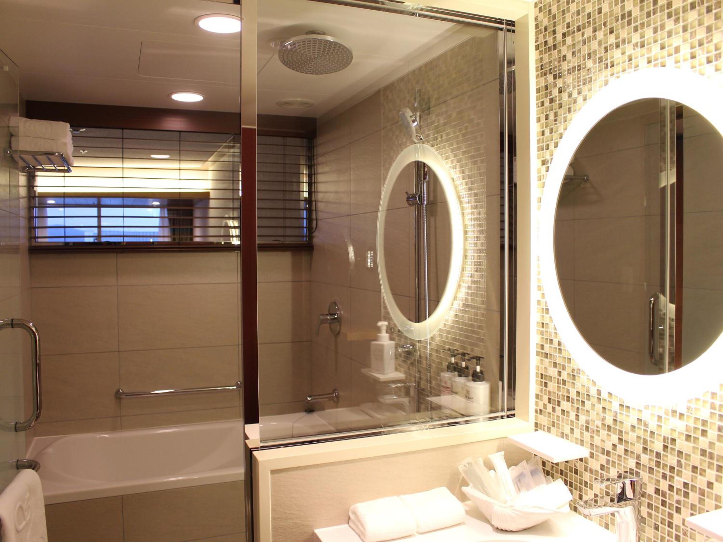 Double Room with Partial Ocean View - Photo 2