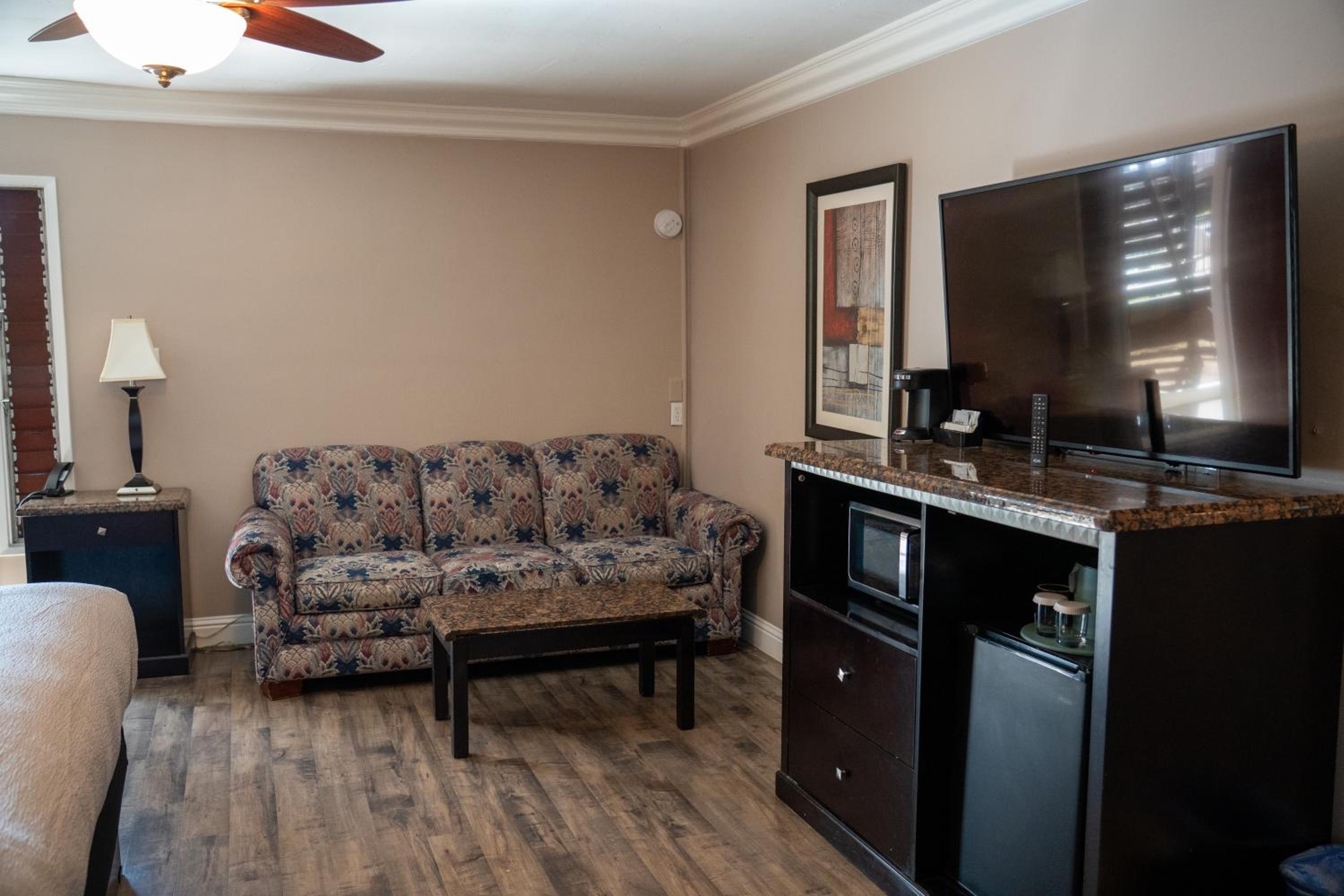 Suite with Two King Beds Nonsmoking - Photo 2