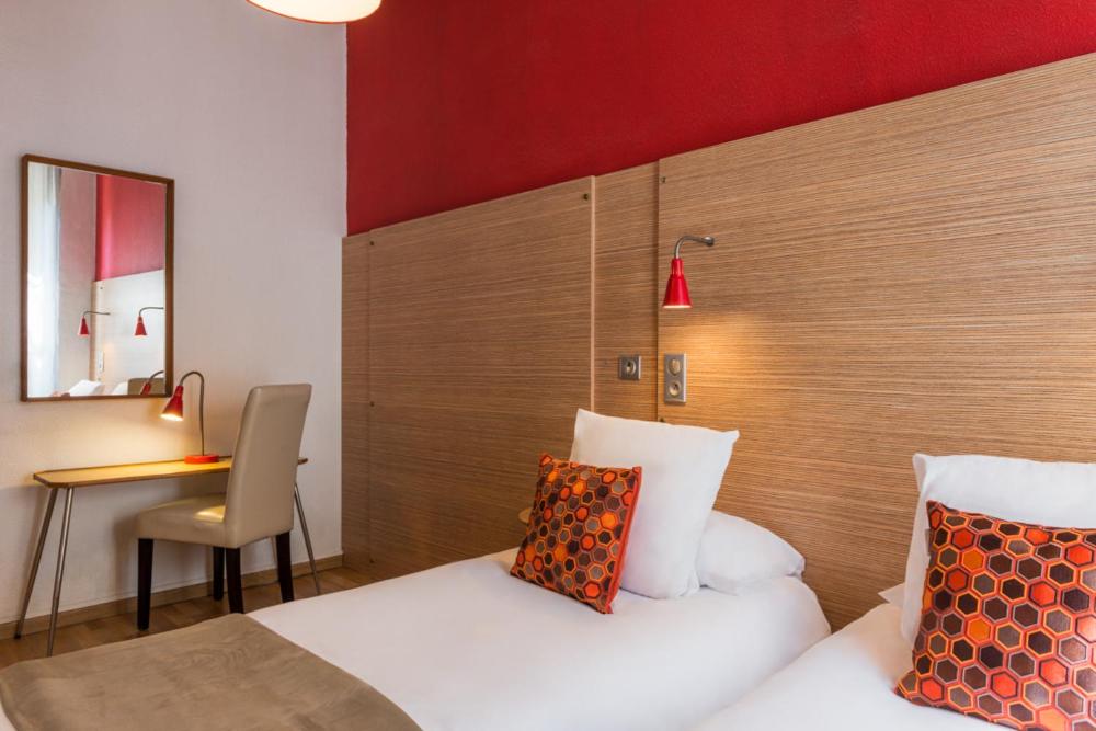 Twin Room - Photo 10