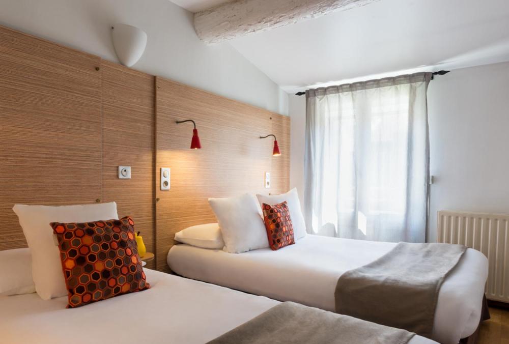 Twin Room - Photo 1