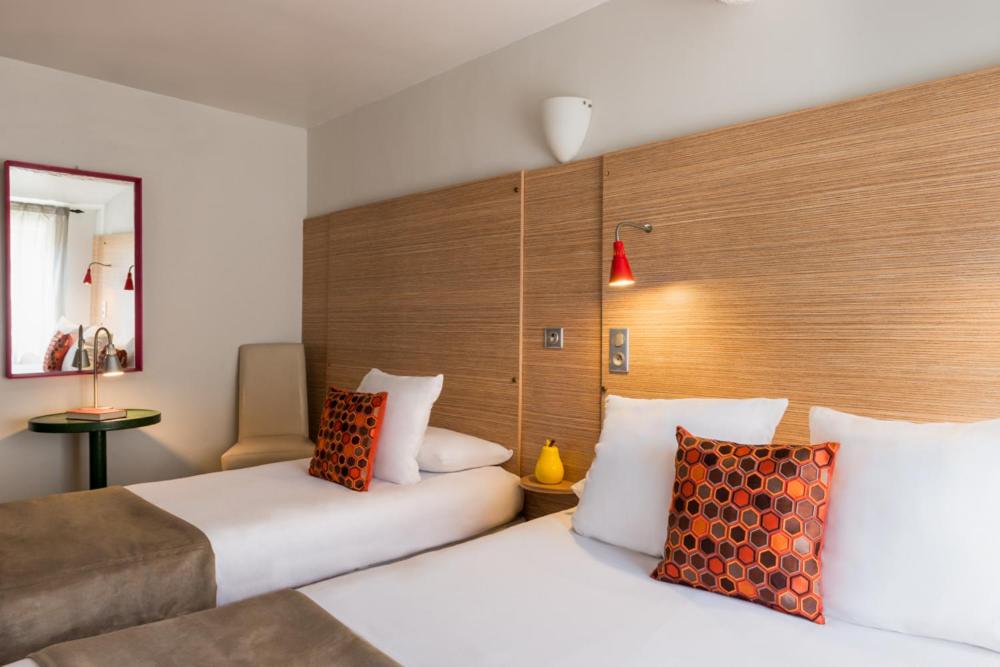 Twin Room - Photo 11