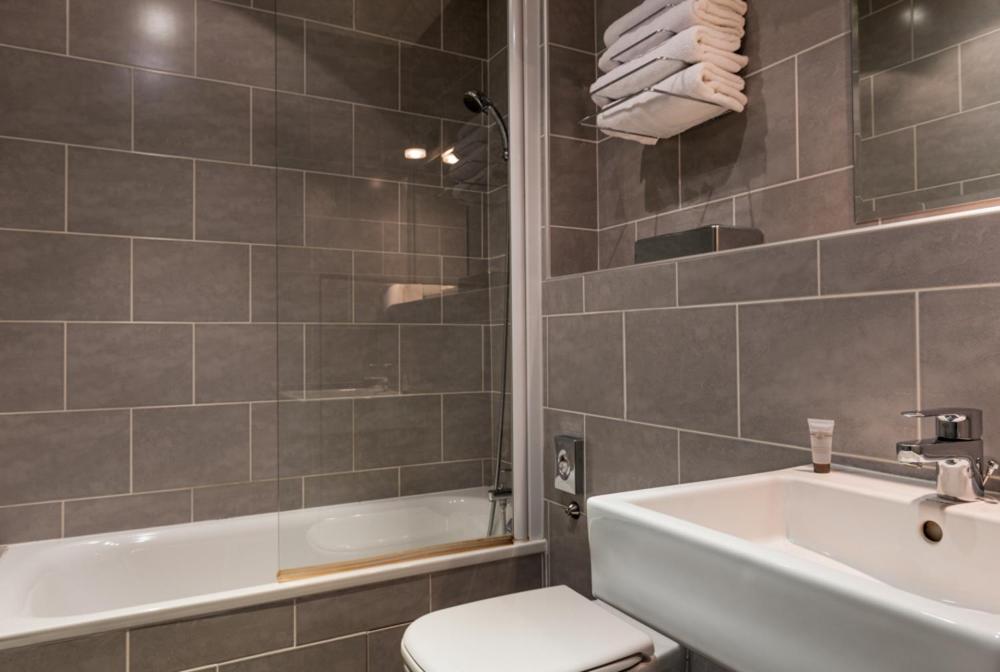 Double Room - Photo 4