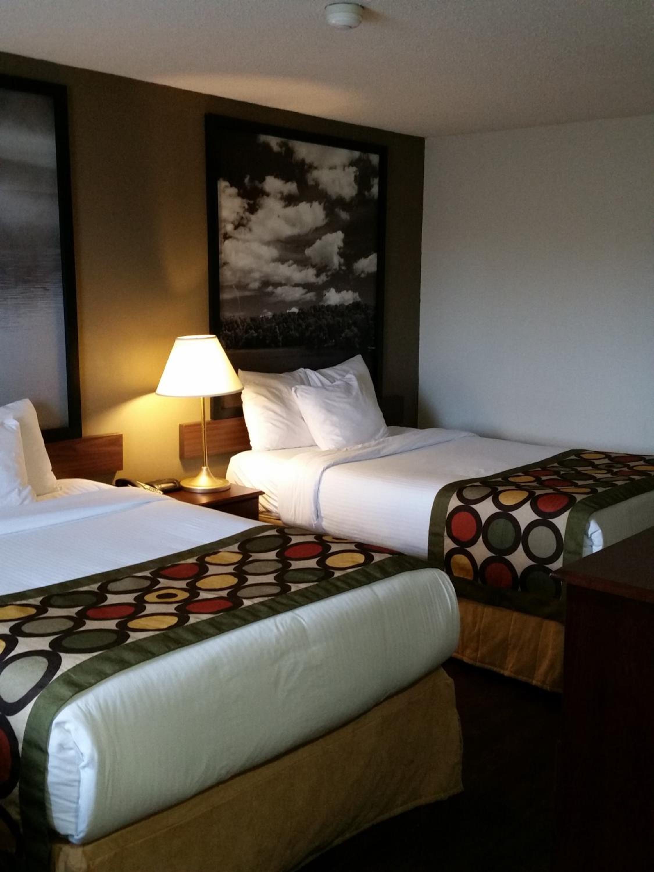 Double Room with Two Double Beds - Non-Smoking - Photo 4