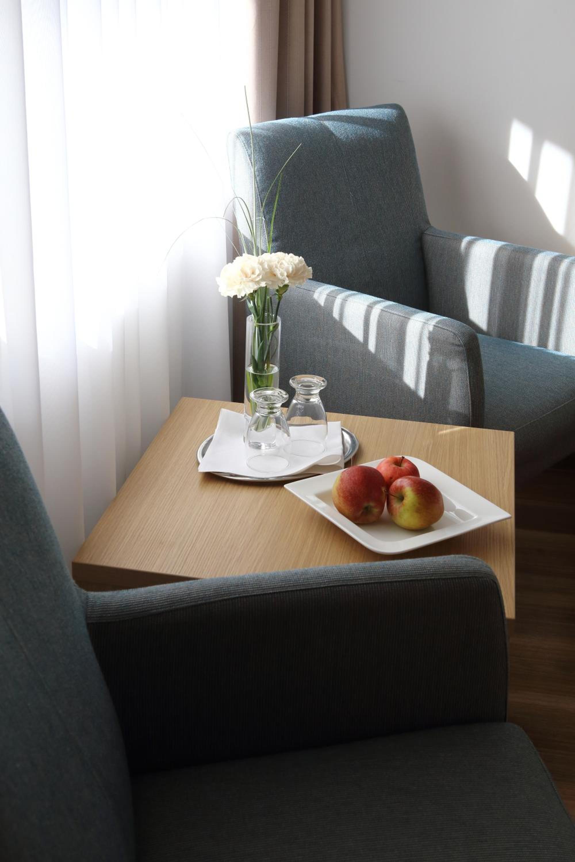 Double Room with Balcony and Lake View - Photo 13