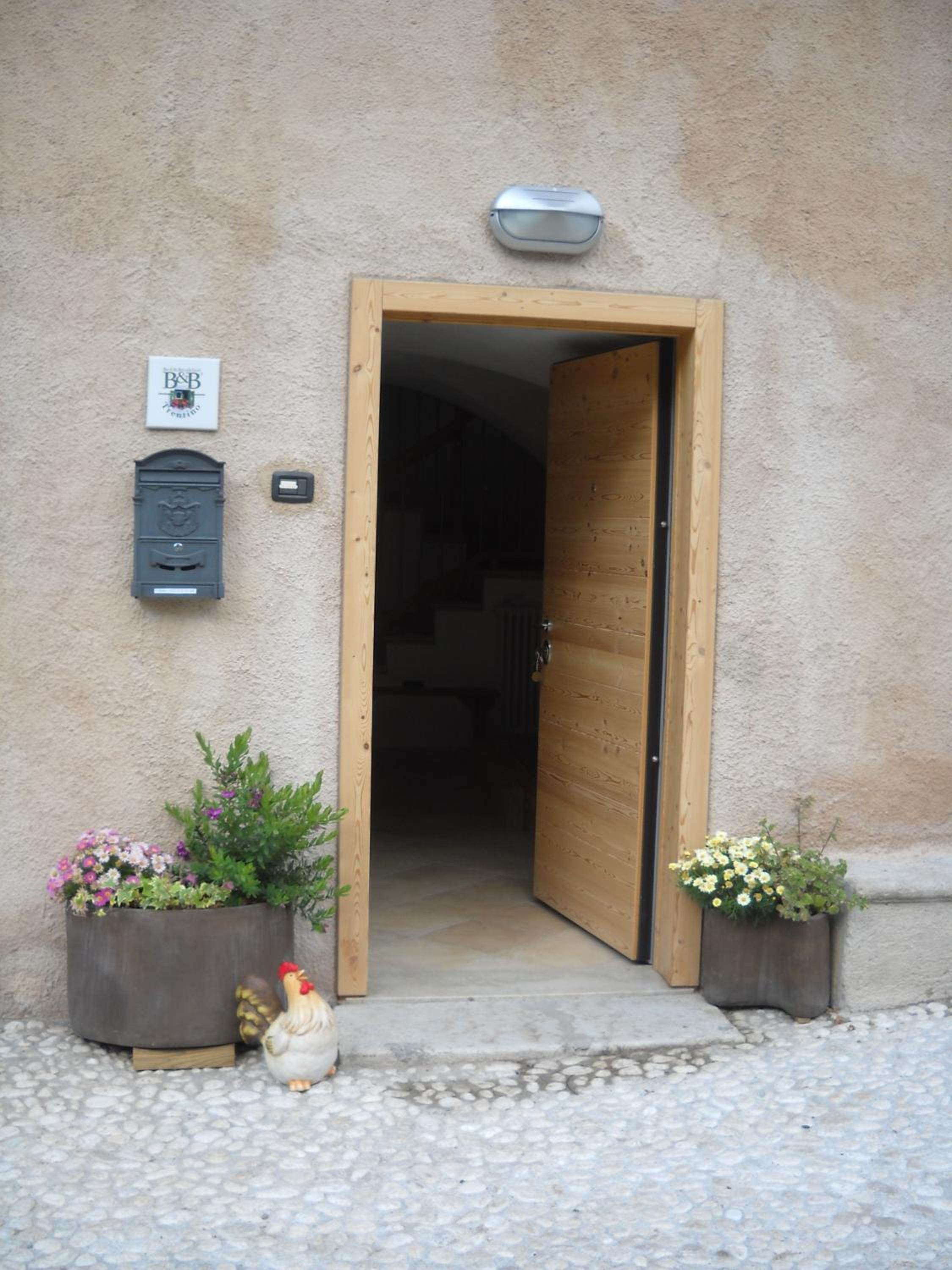 Double Room - Photo 13