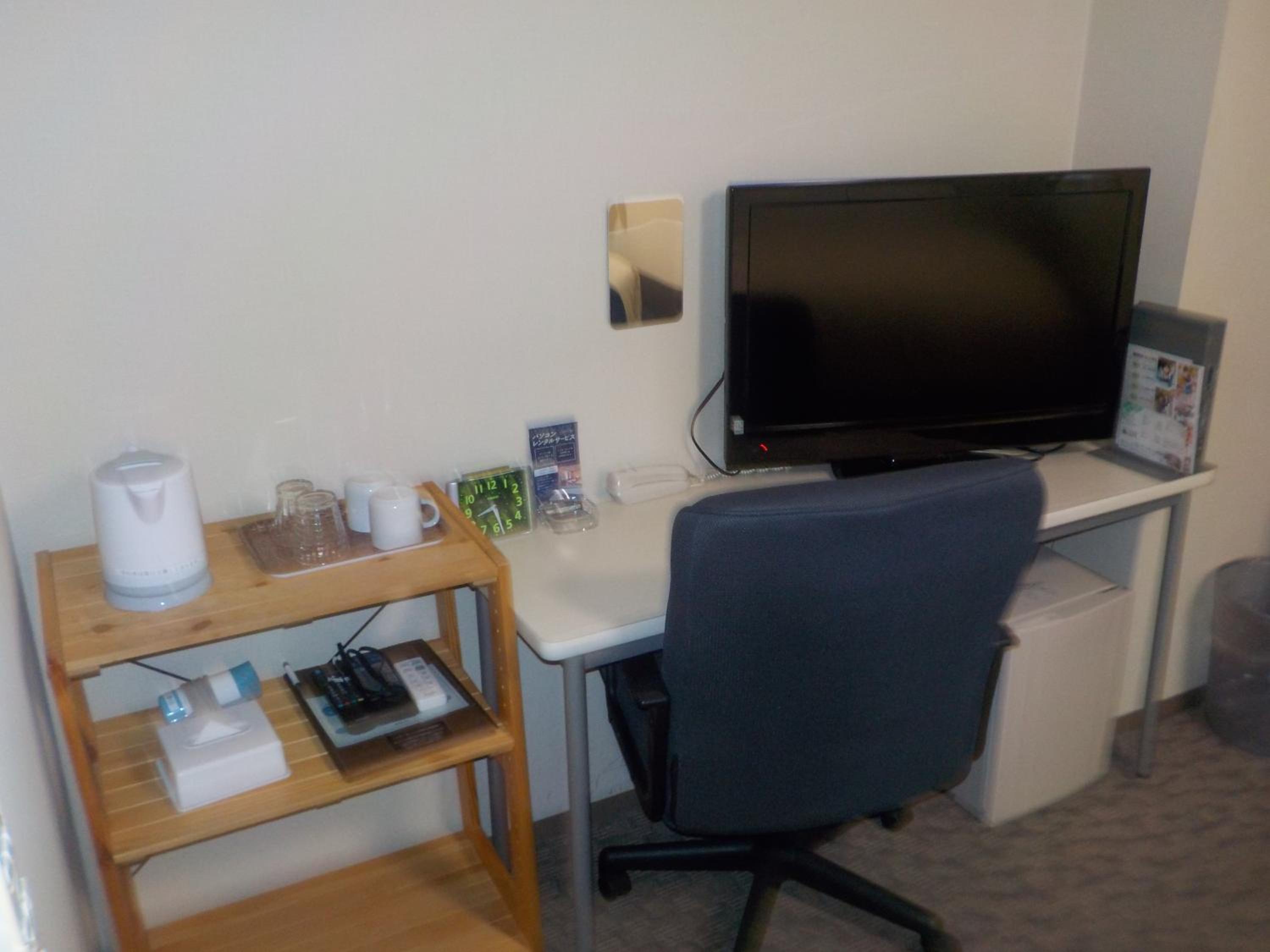 Double Room - Non-Smoking  - Photo 8