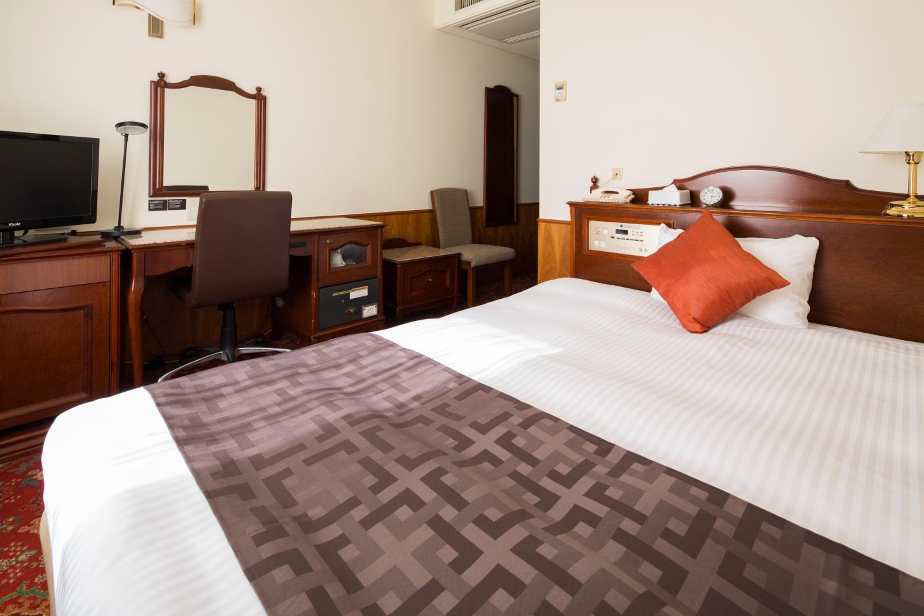Standard Double Room Single Use - Non-Smoking