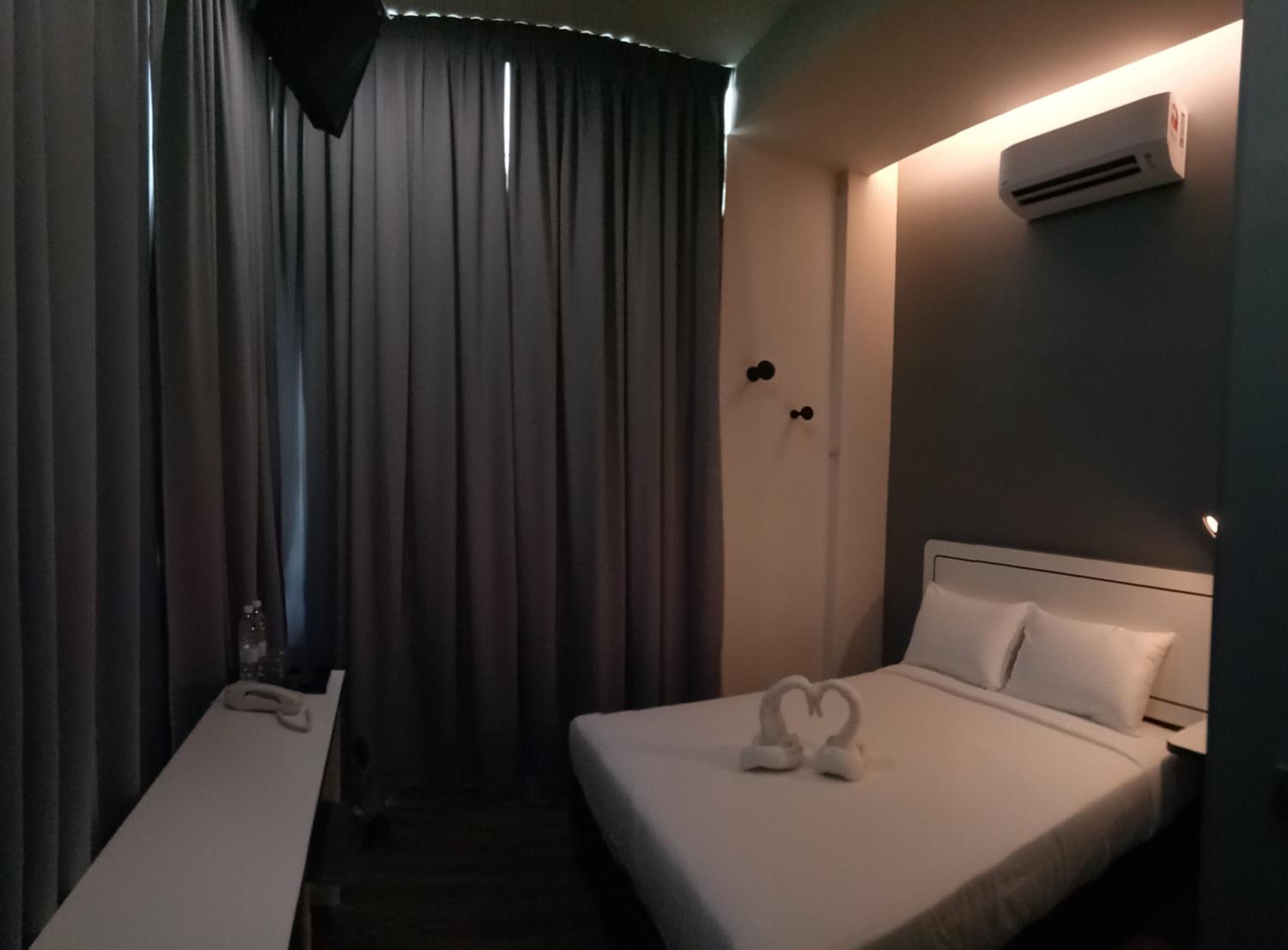 Deluxe Double Room With Window