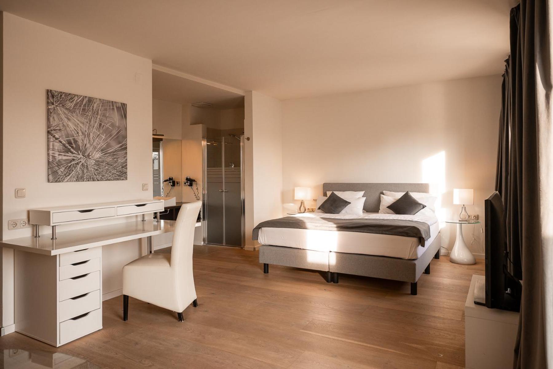 Standard Double Room - Photo 3