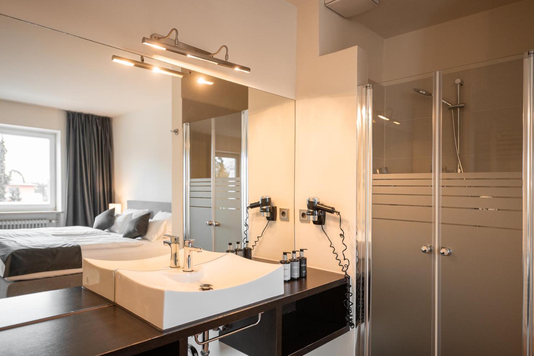 Standard Double Room - Photo 2