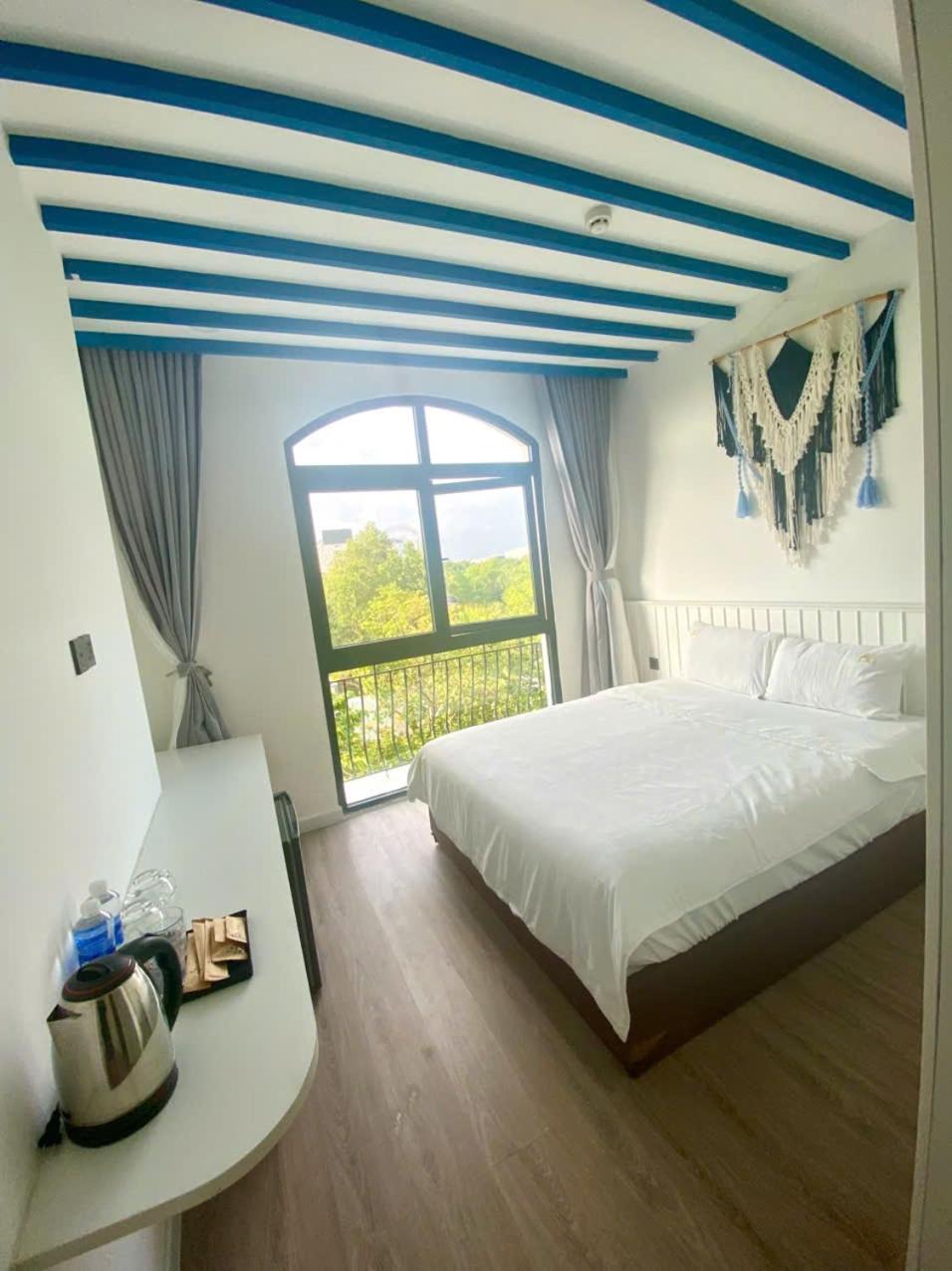 Standard Queen Room photo 3