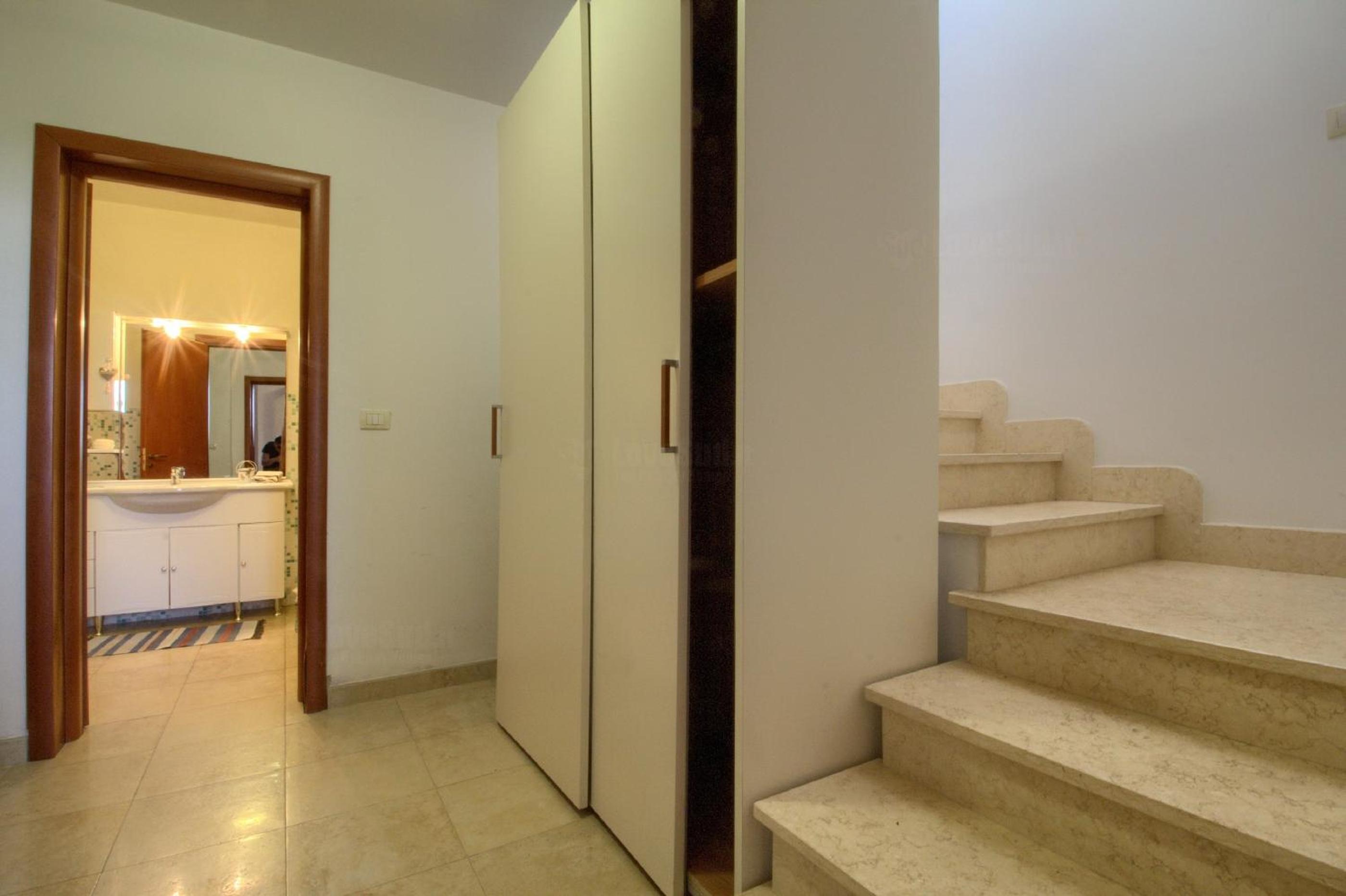 Three-Bedroom Vacation Home  photo 2