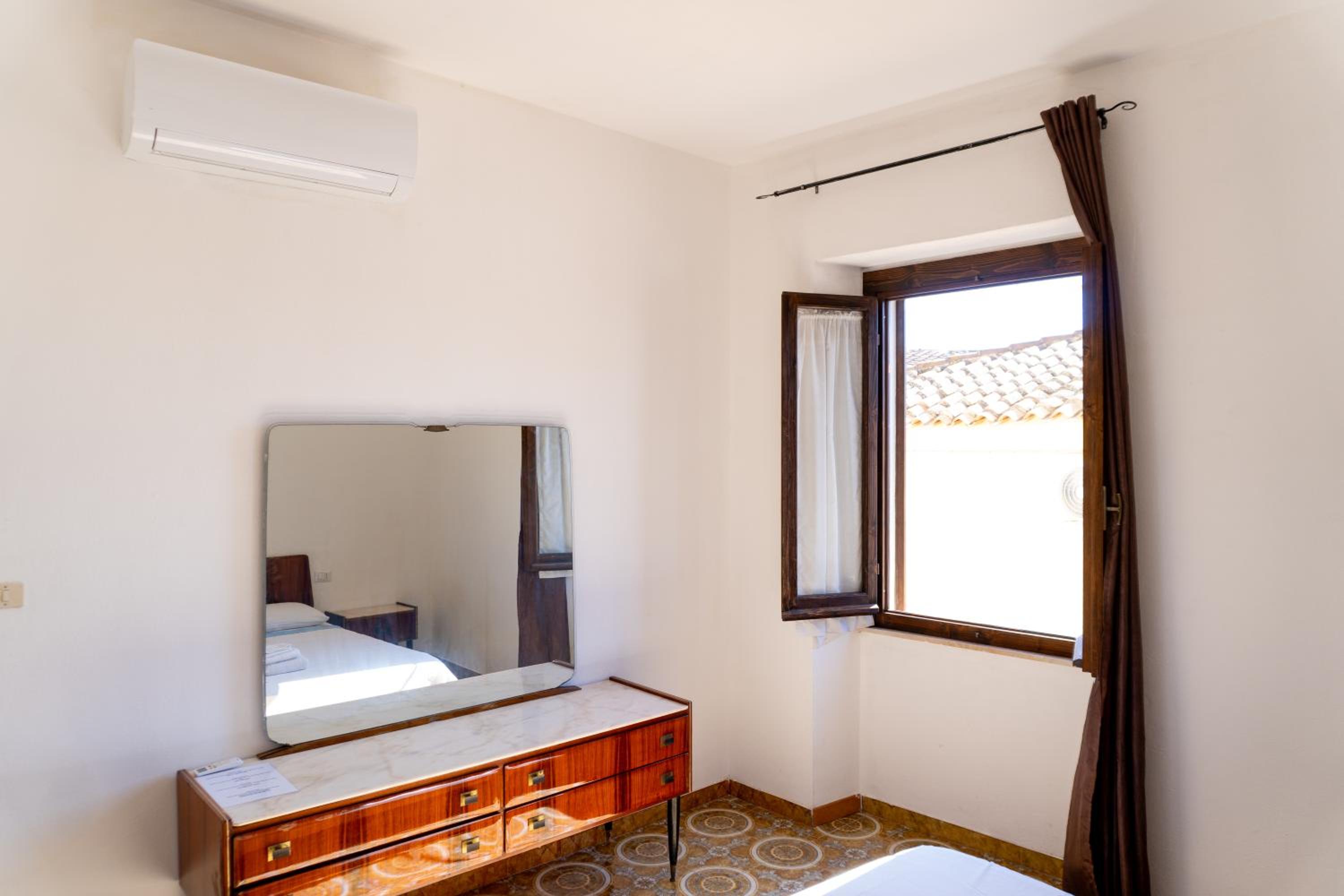 Standard Double Room with Shared Bathroom