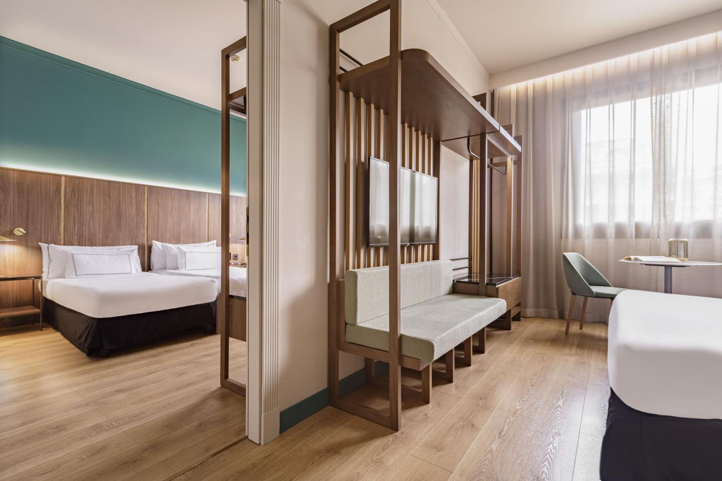 Melia Connecting Room thumbnail 5
