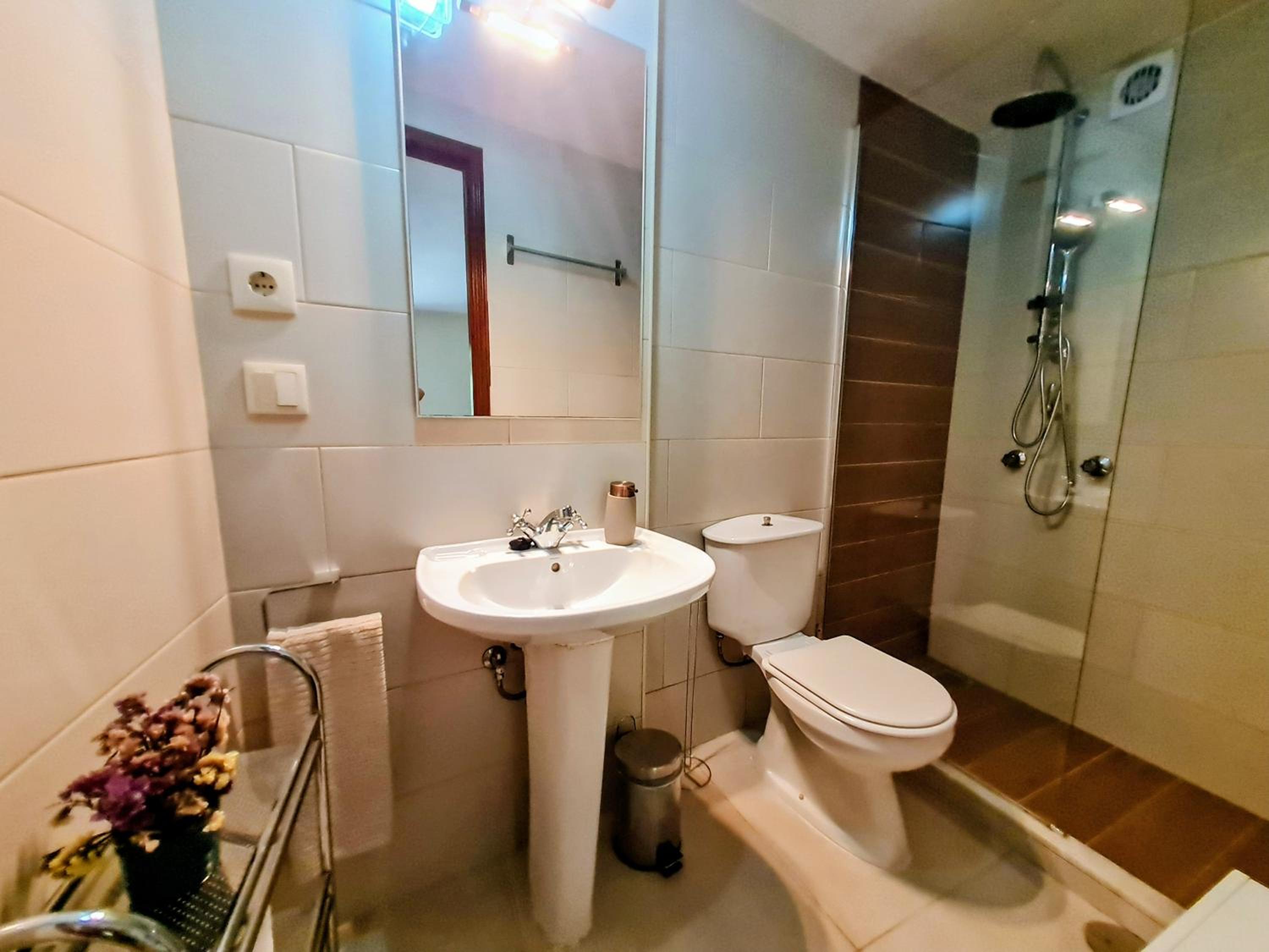 Double Room with Private Bathroom photo 3