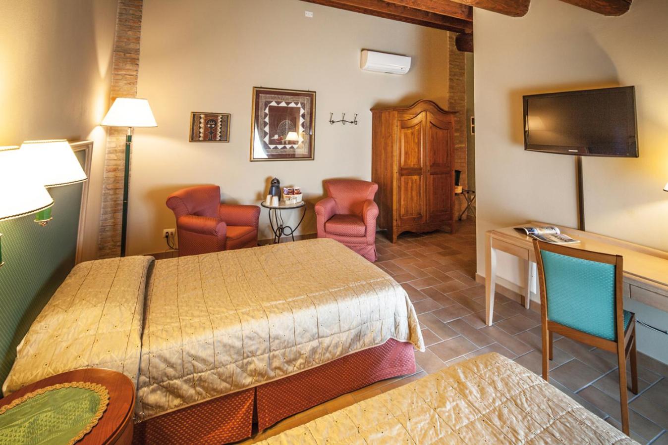 Deluxe Double Room - Photo 5