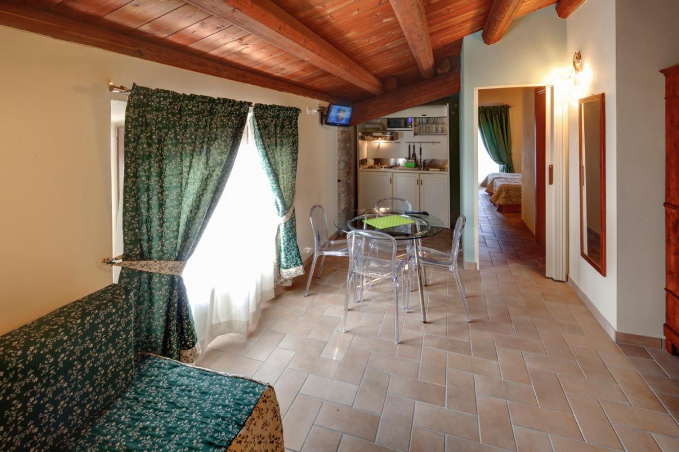 One-Bedroom Apartment (4 Adults) - Photo 8