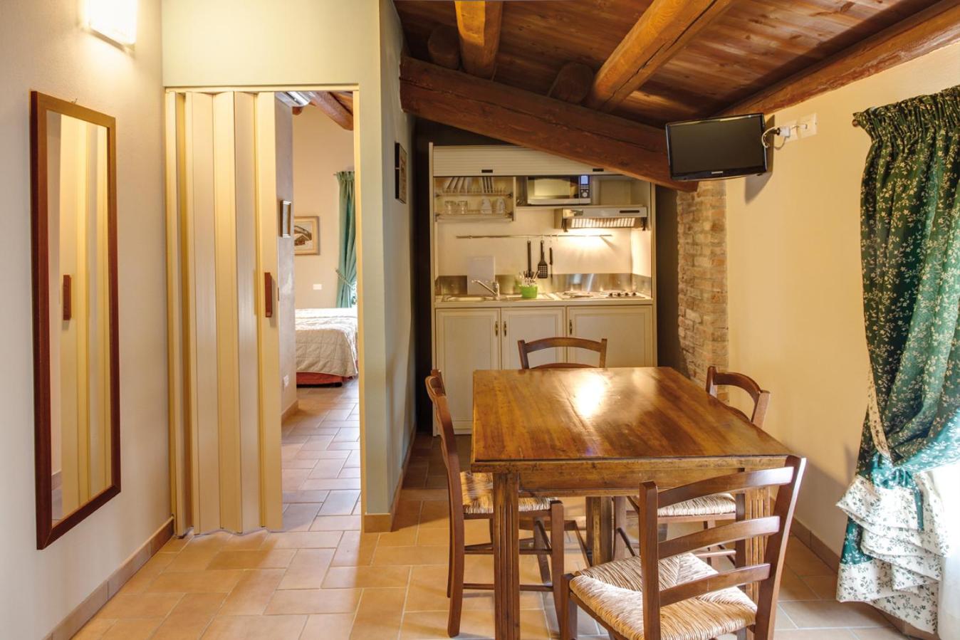 One-Bedroom Apartment (4 Adults) - Photo 7