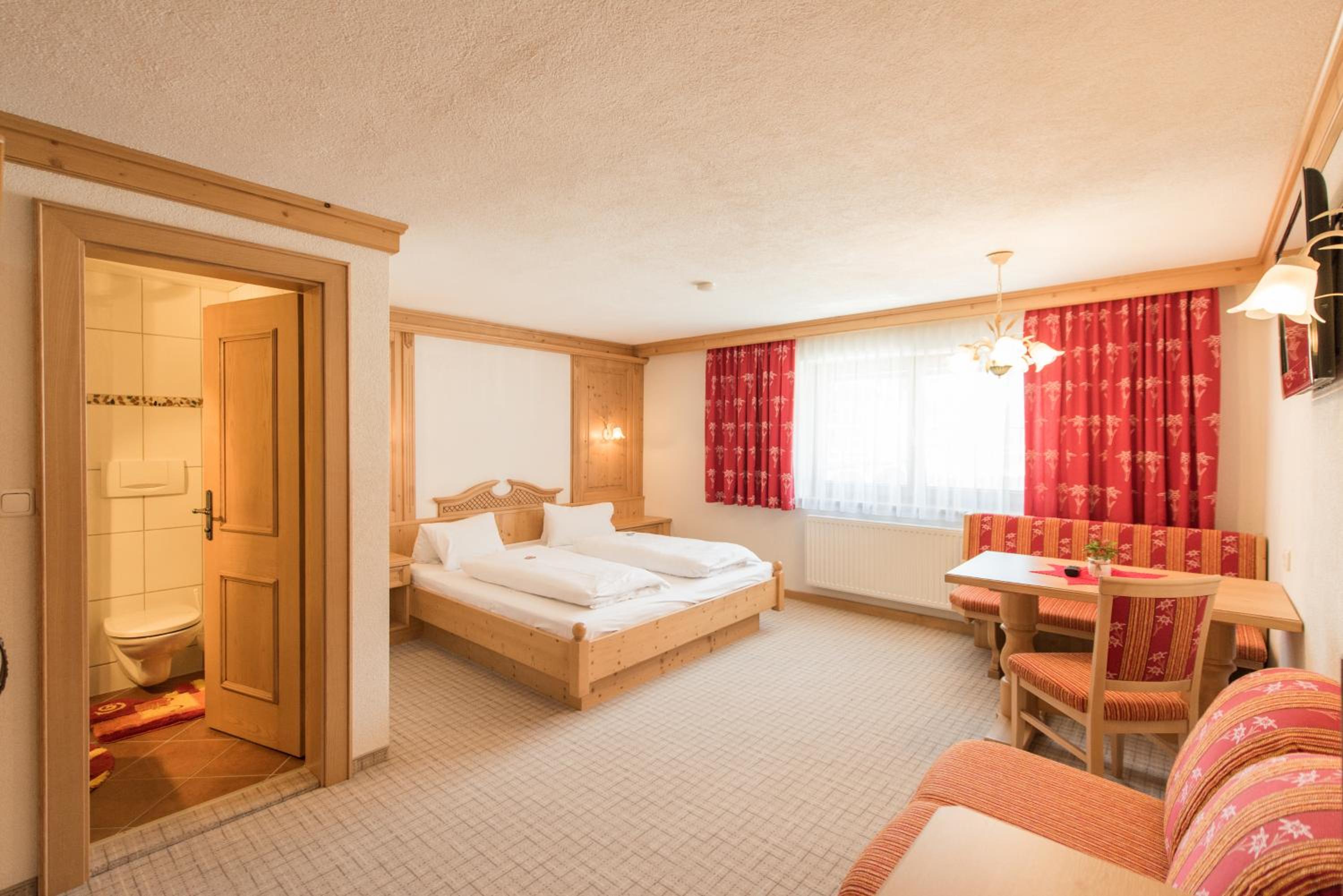 Double Room with Sofa Bed photo 2