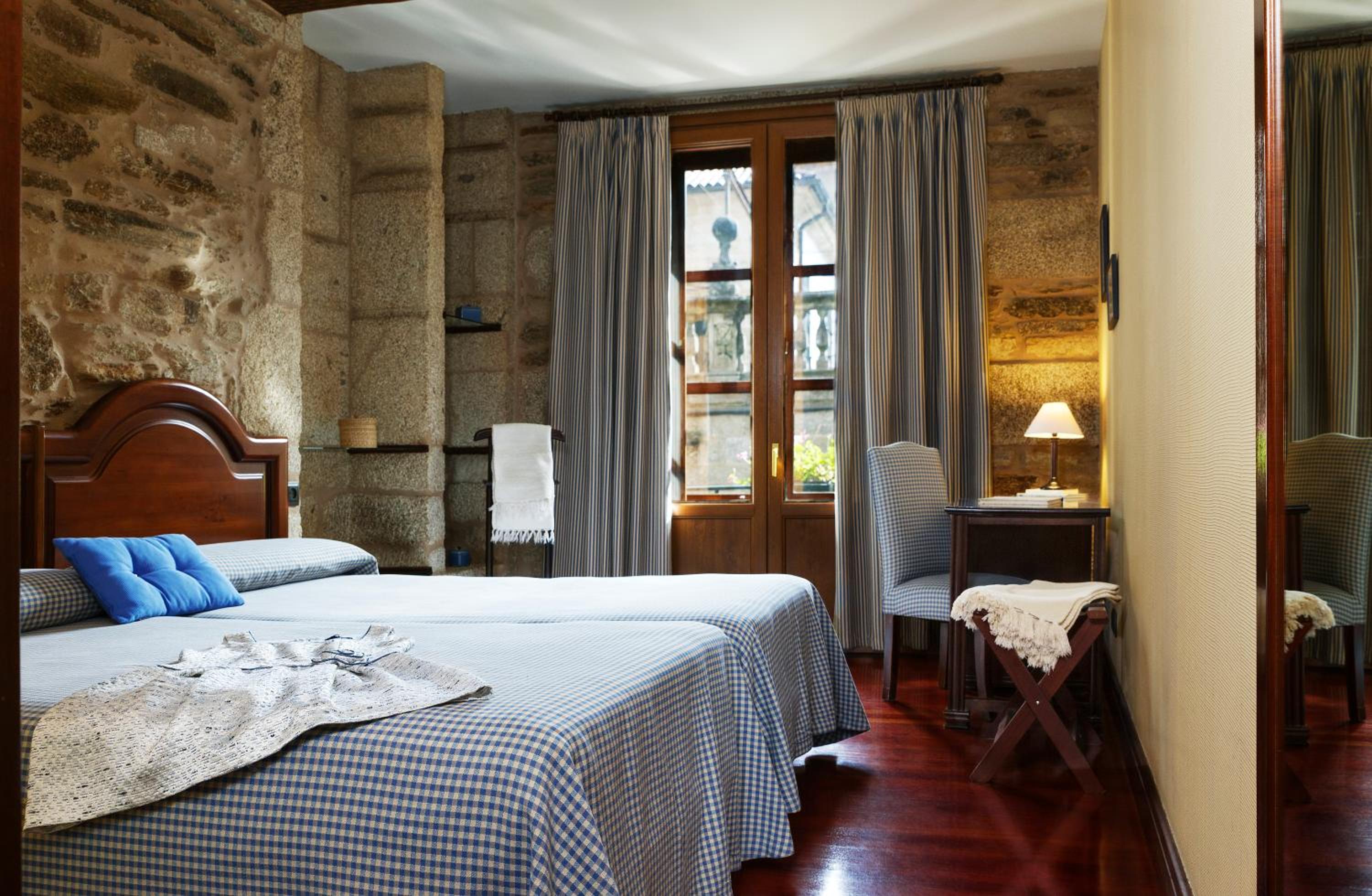 Double or Twin Room - Photo 5