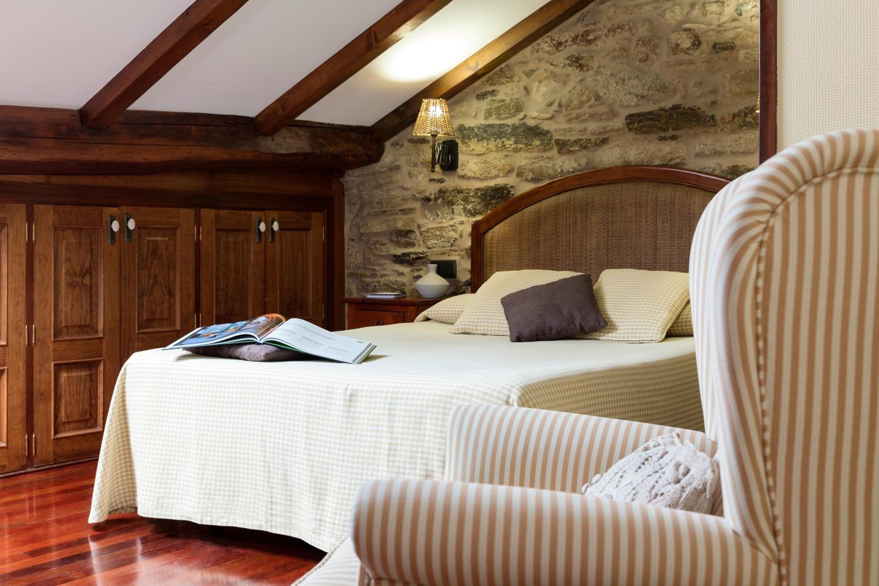 Double or Twin Room - Photo 4