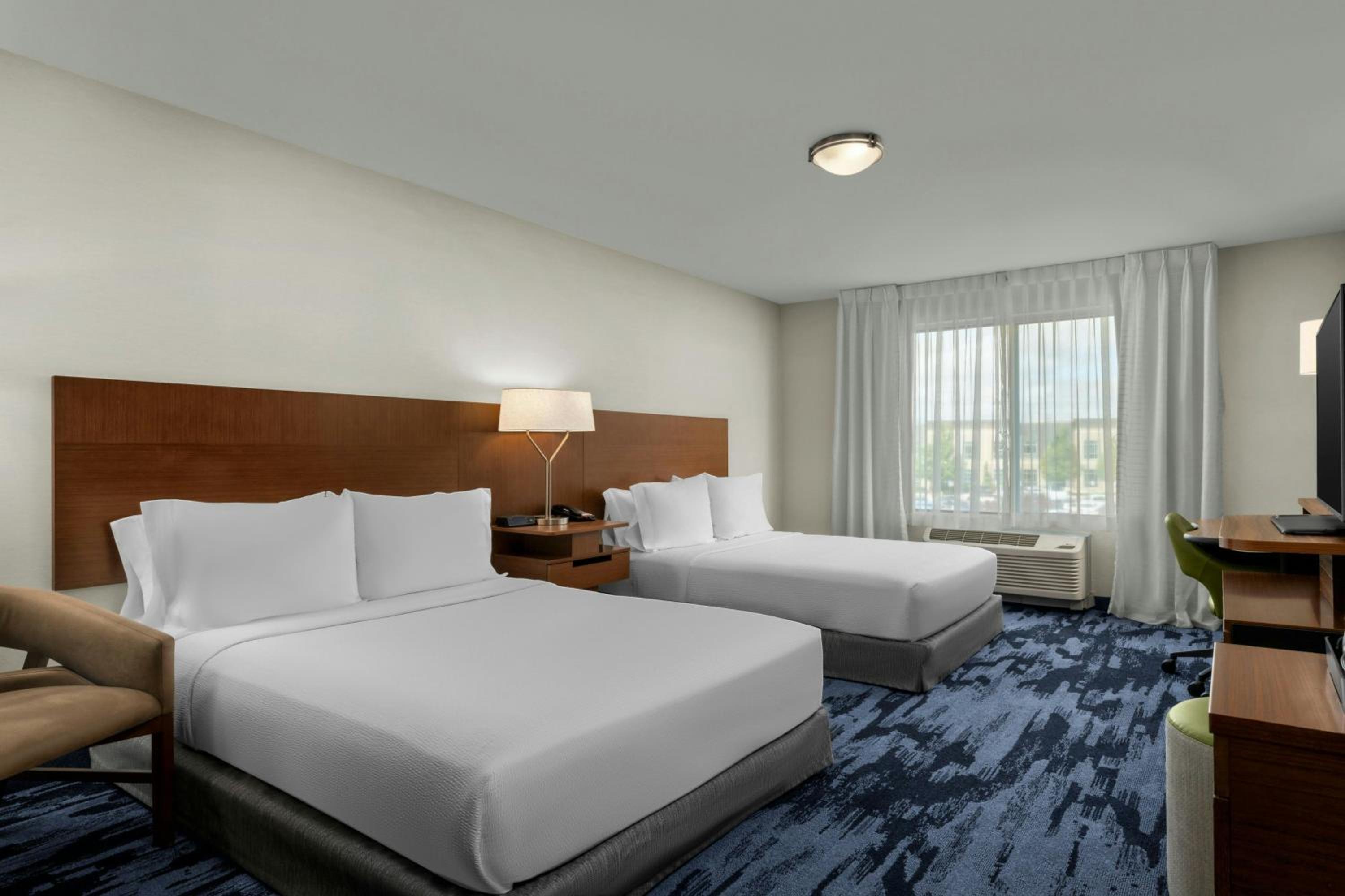 Queen Room with Two Queen Beds and Bathtub - Mobility Access/Hearing Accessible
