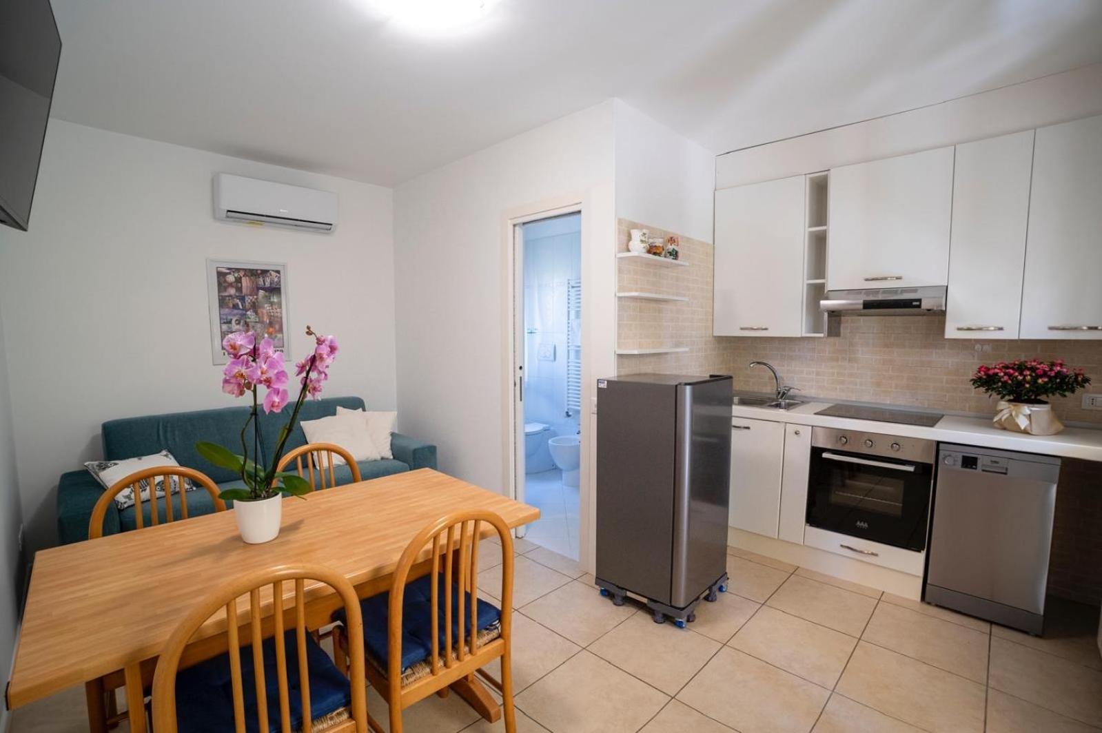 One-Bedroom House photo 3