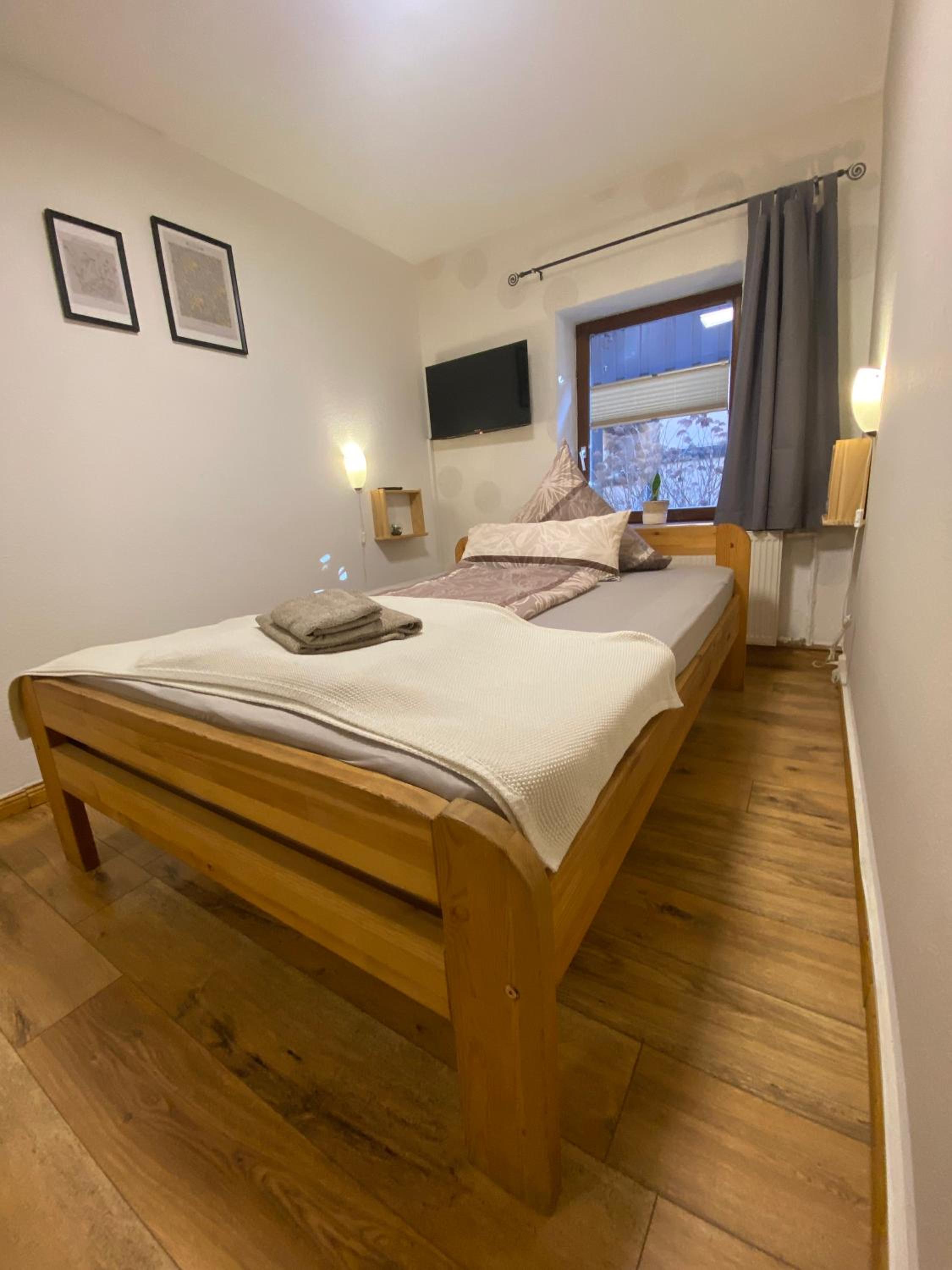 Single Room with Private Bathroom photo 1