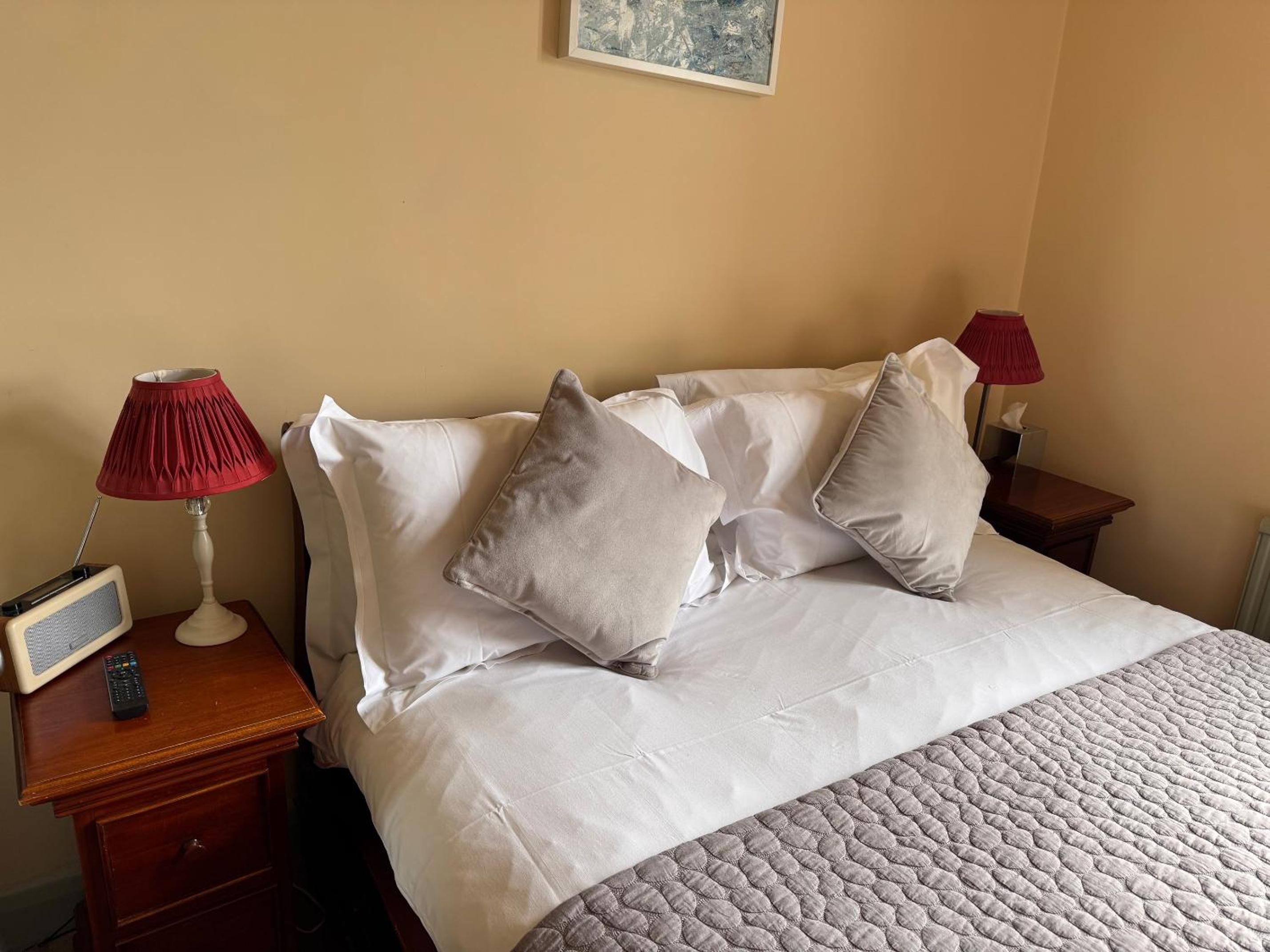 Double Room with Private Bathroom photo 3
